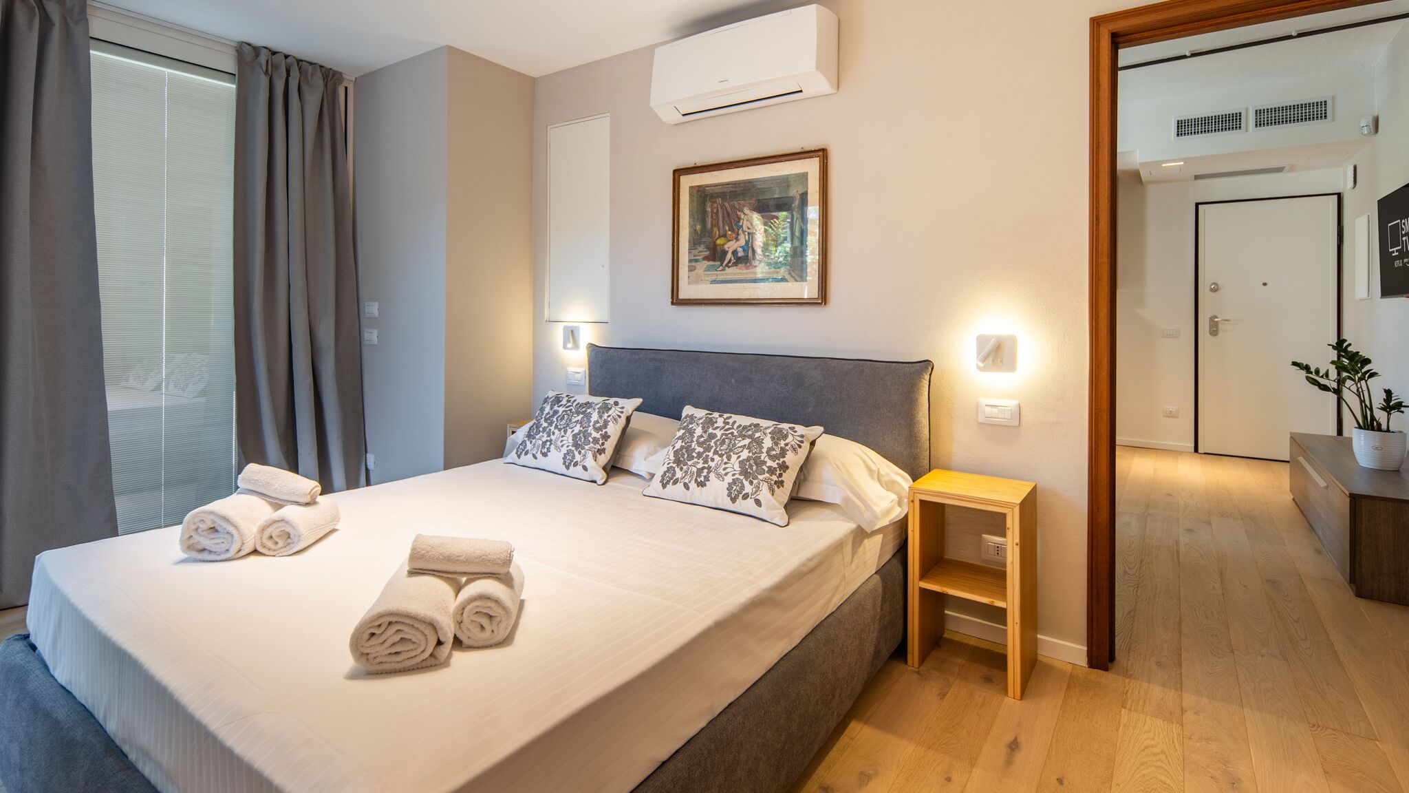 Italianway Alba Alba Palace Luxury Apartments - White
