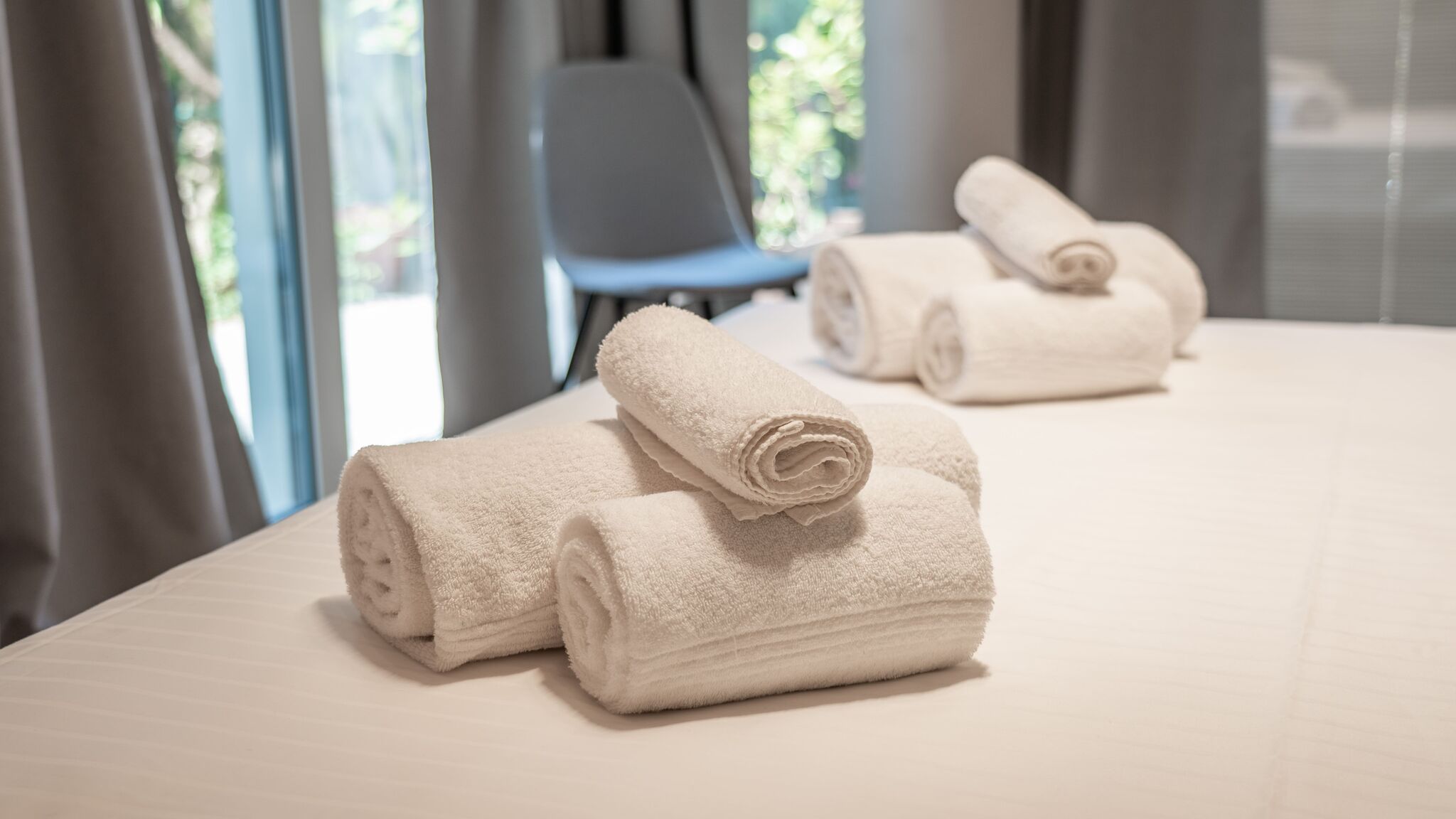 Italianway Alba Alba Palace Luxury Apartments - White