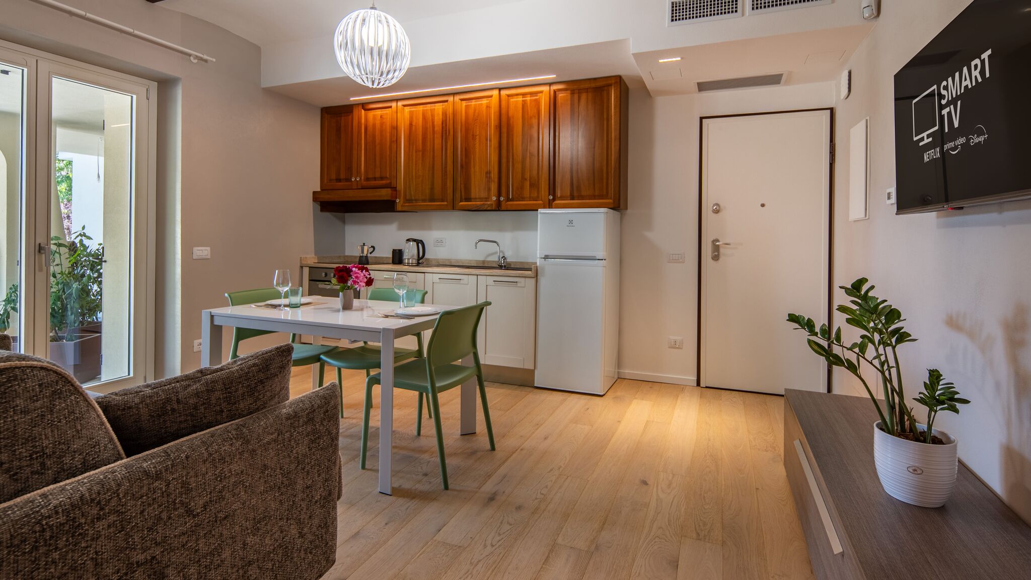 Italianway Alba Alba Palace Luxury Apartments - White