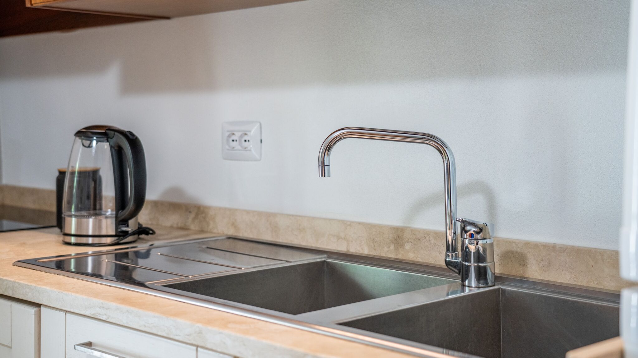 Italianway Alba Alba Palace Luxury Apartments - White