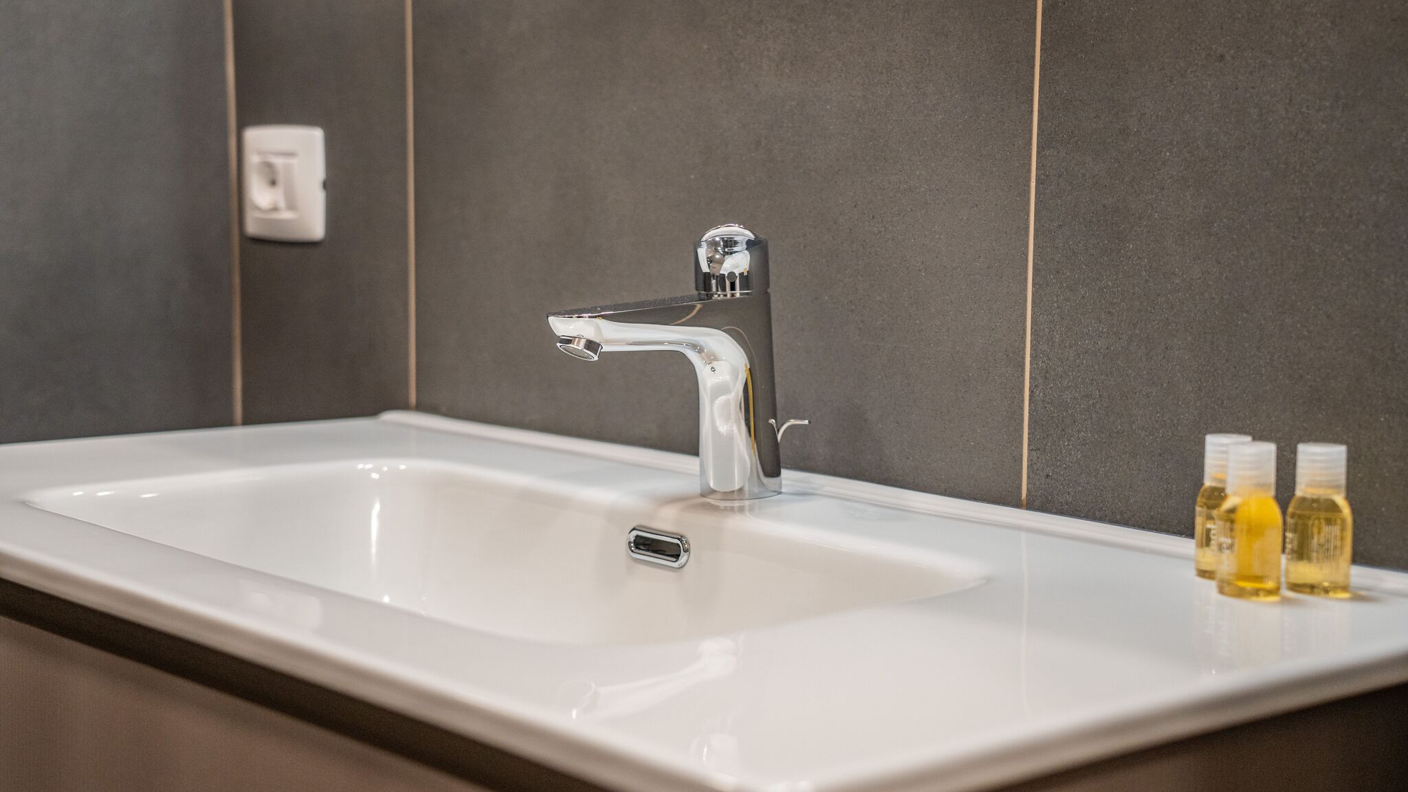 Italianway Alba Alba Palace Luxury Apartments - White