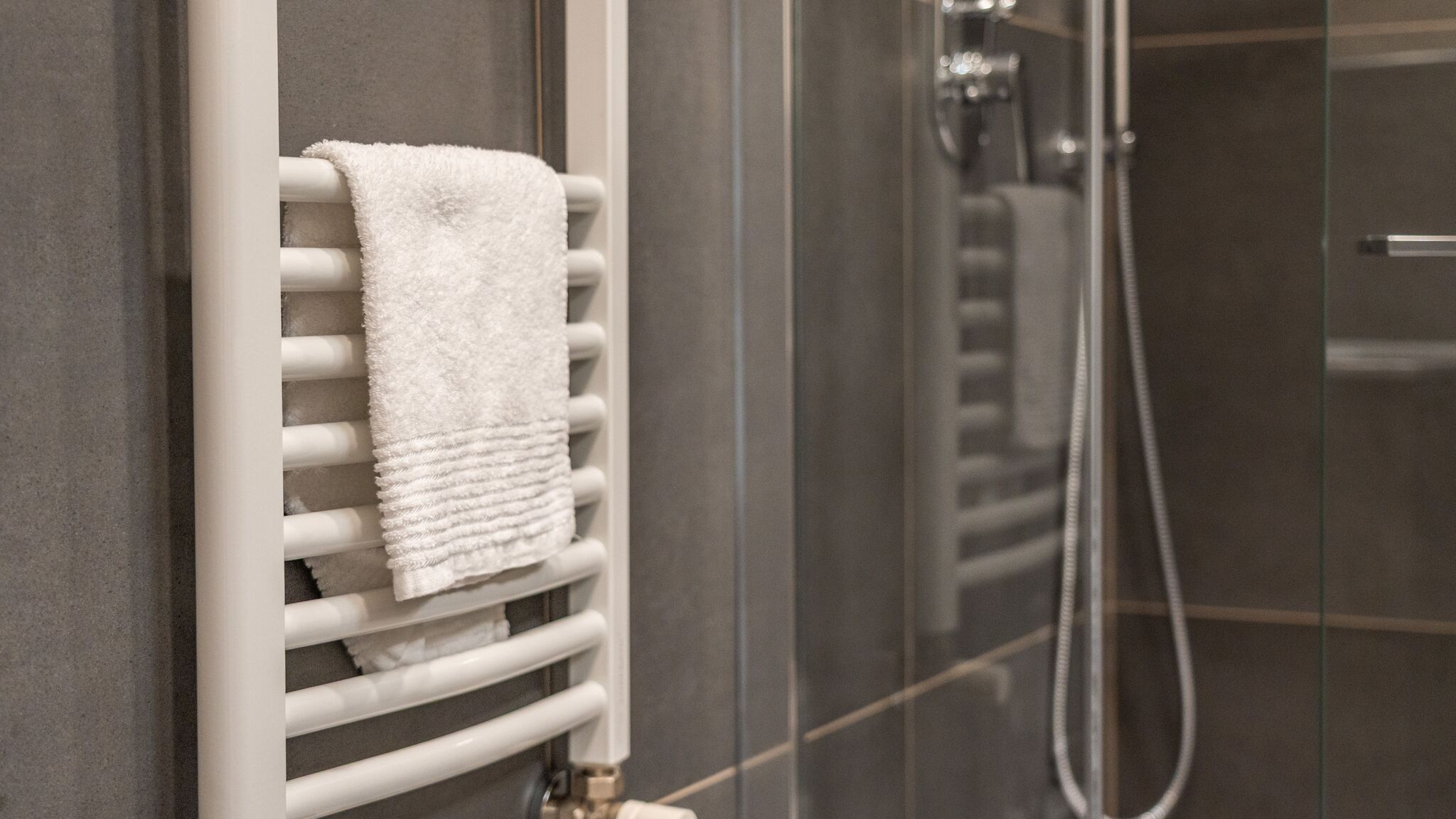 Italianway Alba Alba Palace Luxury Apartments - White