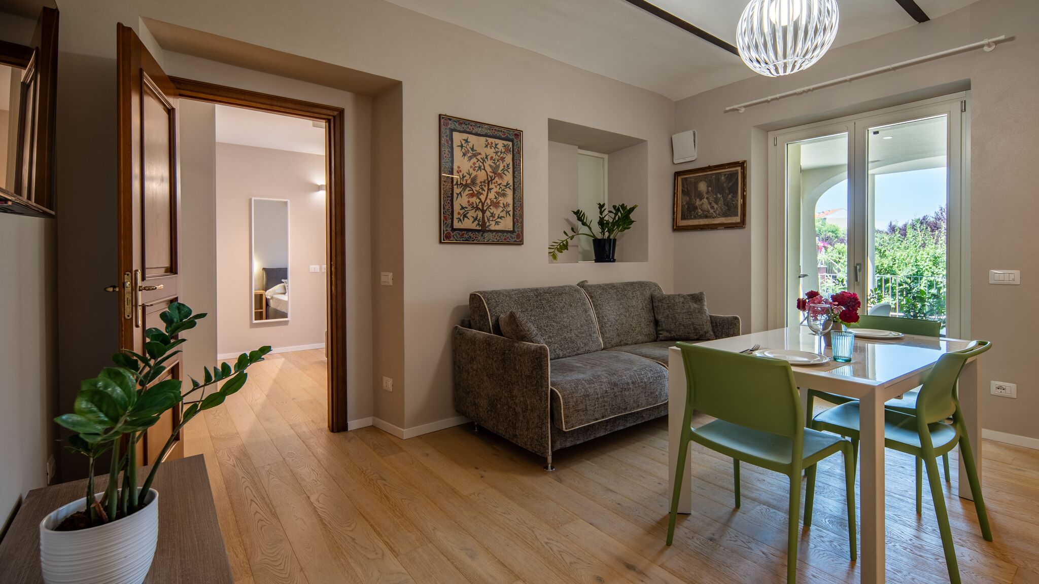 Italianway Alba Alba Palace Luxury Apartments - White