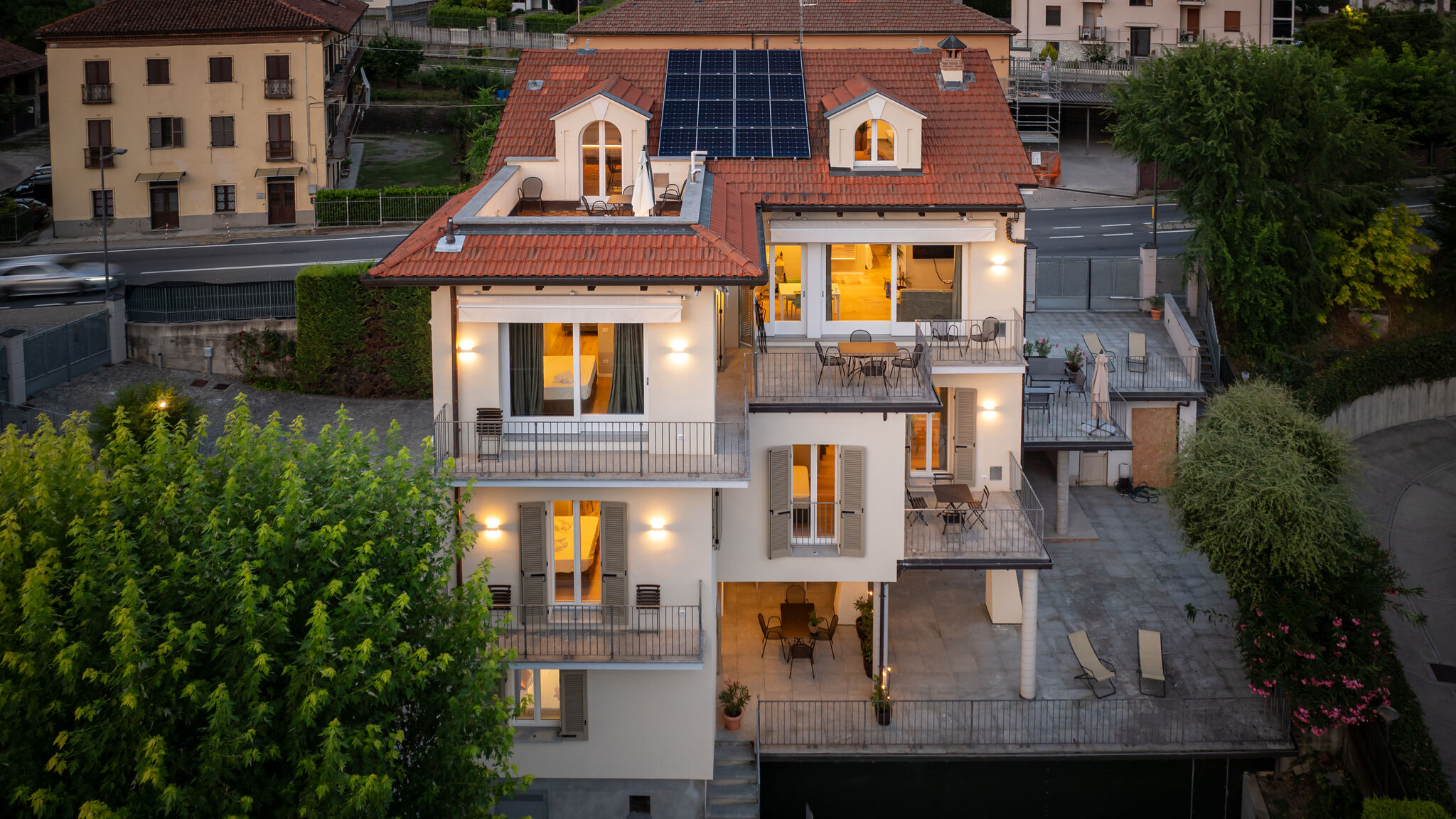Italianway Alba Alba Palace Luxury Apartments - White