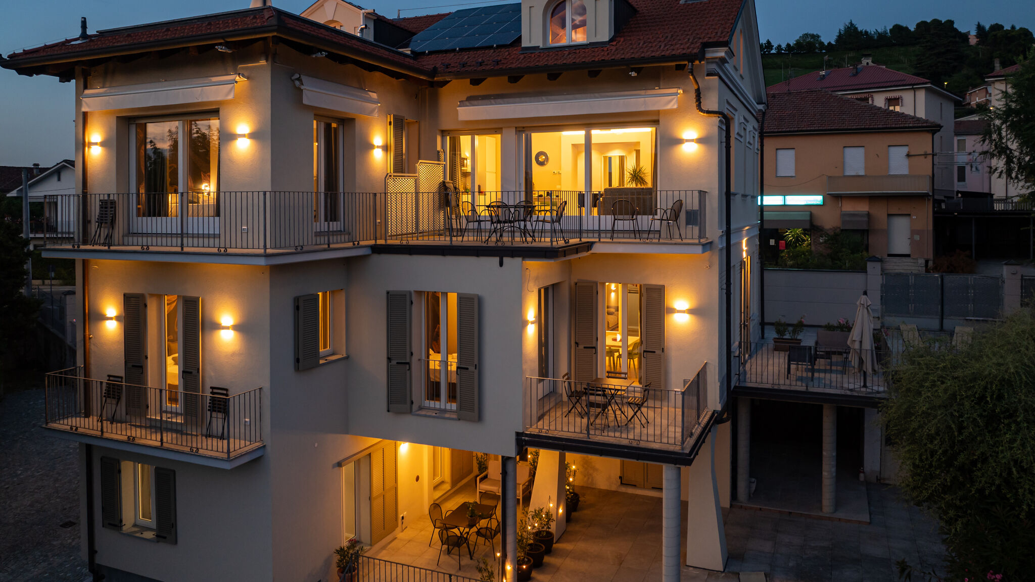 Italianway Alba Alba Palace Luxury Apartments - White