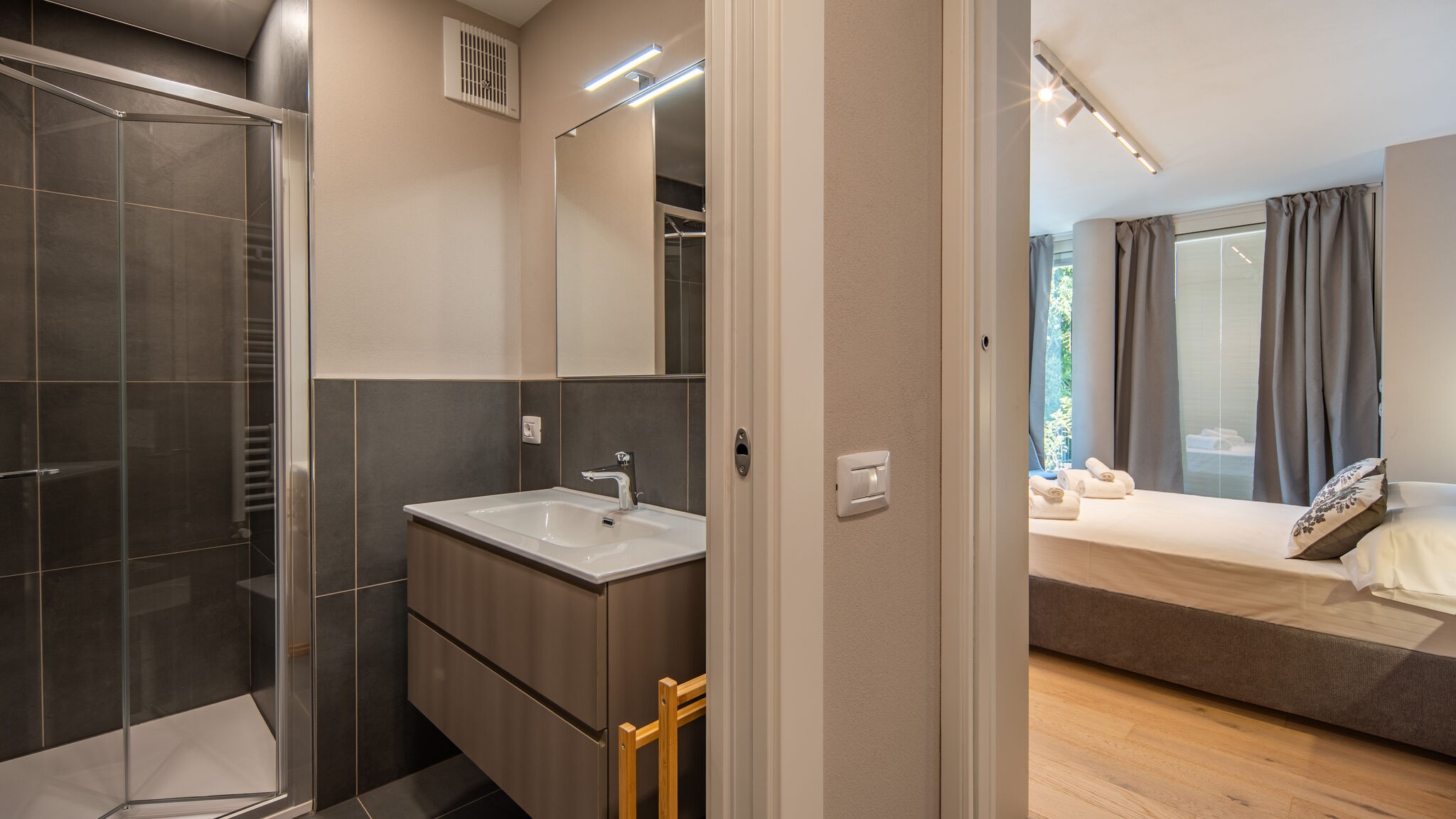Italianway Alba Alba Palace Luxury Apartments - White