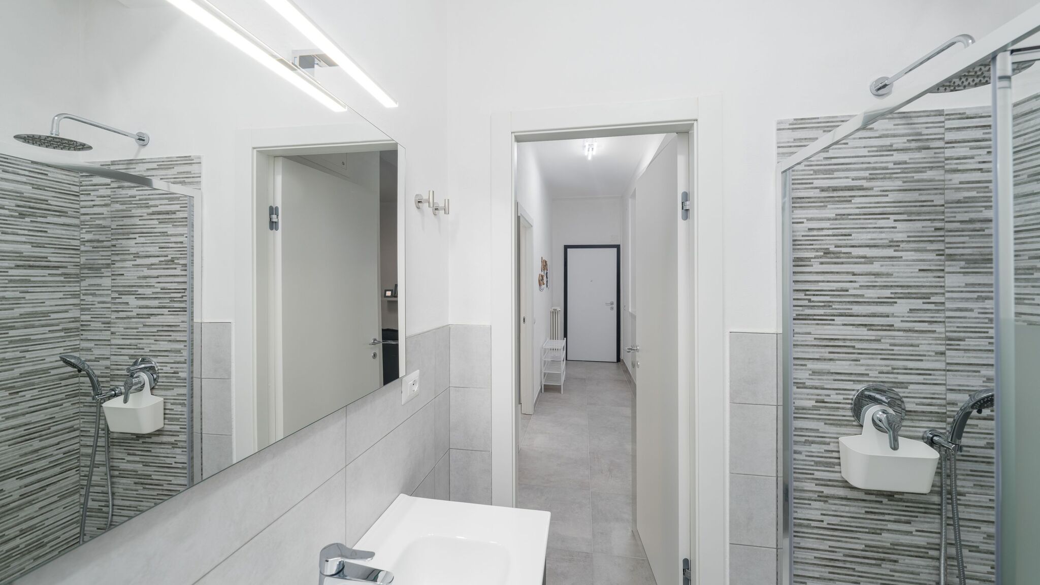 Italianway Monterosso al Mare Charlie 89 Modern Apt with A/C in the center