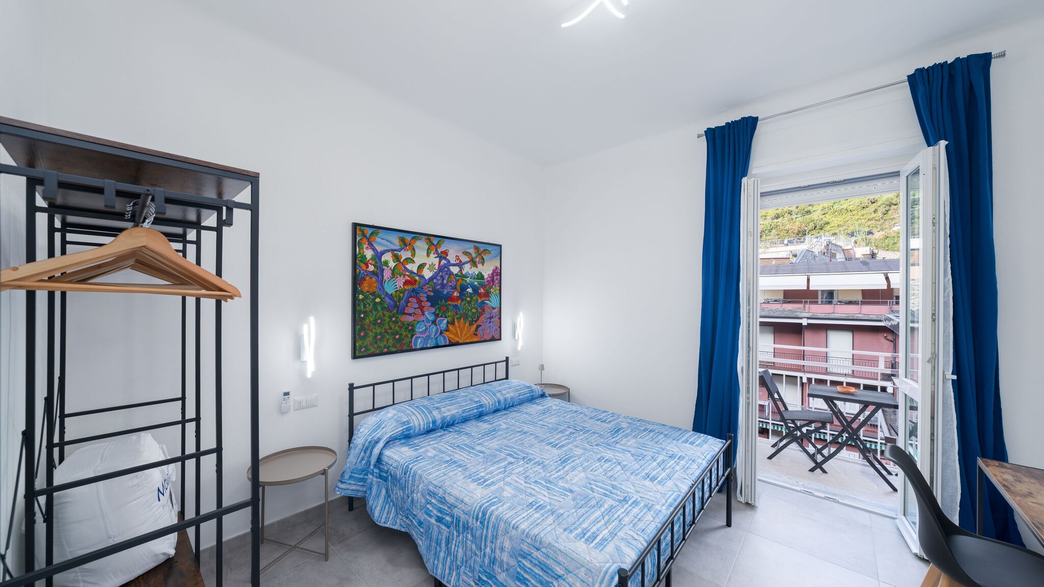 Italianway Monterosso al Mare Charlie 89 Modern Apt with A/C in the center