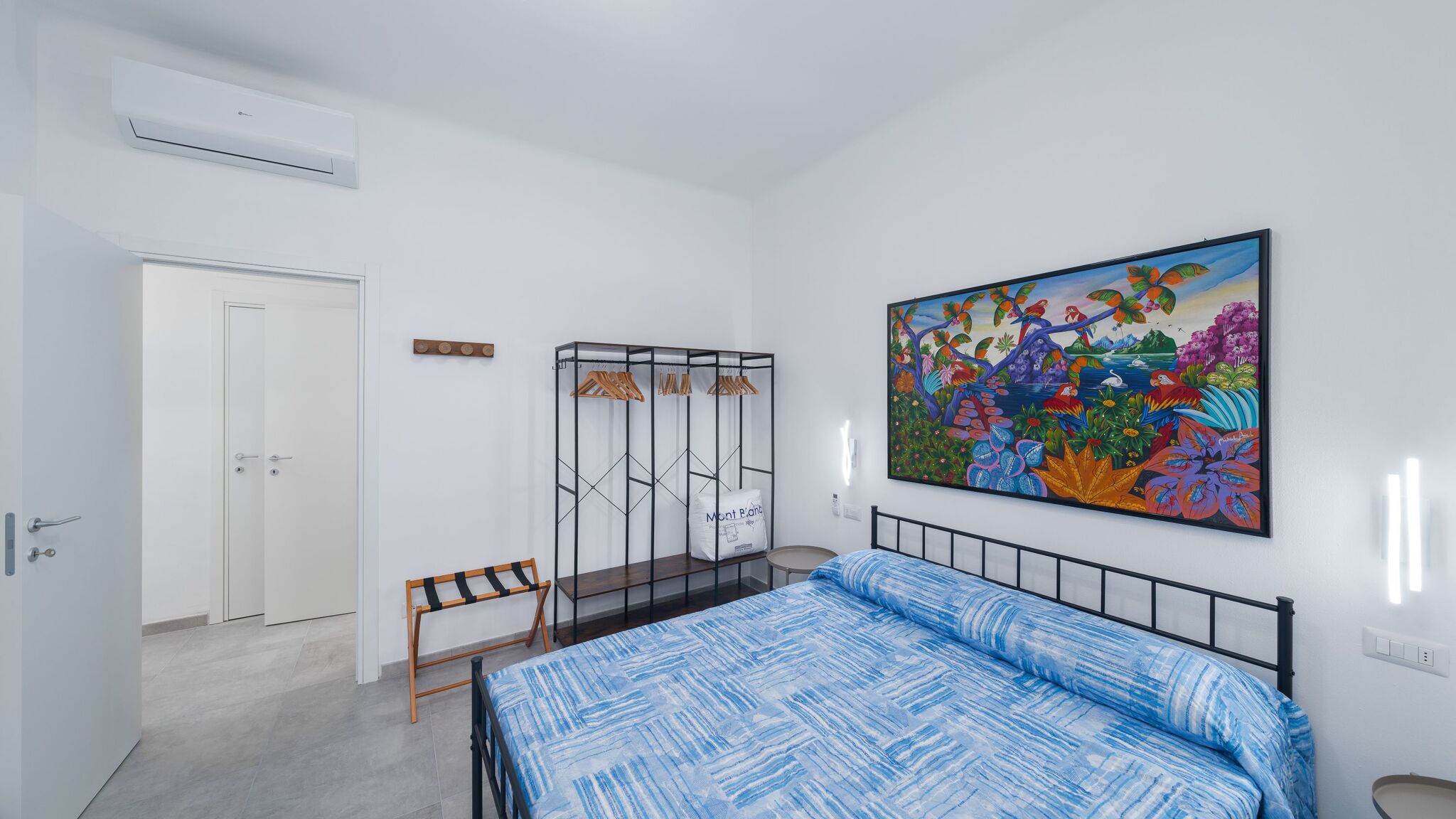 Italianway Monterosso al Mare Charlie 89 Modern Apt with A/C in the center