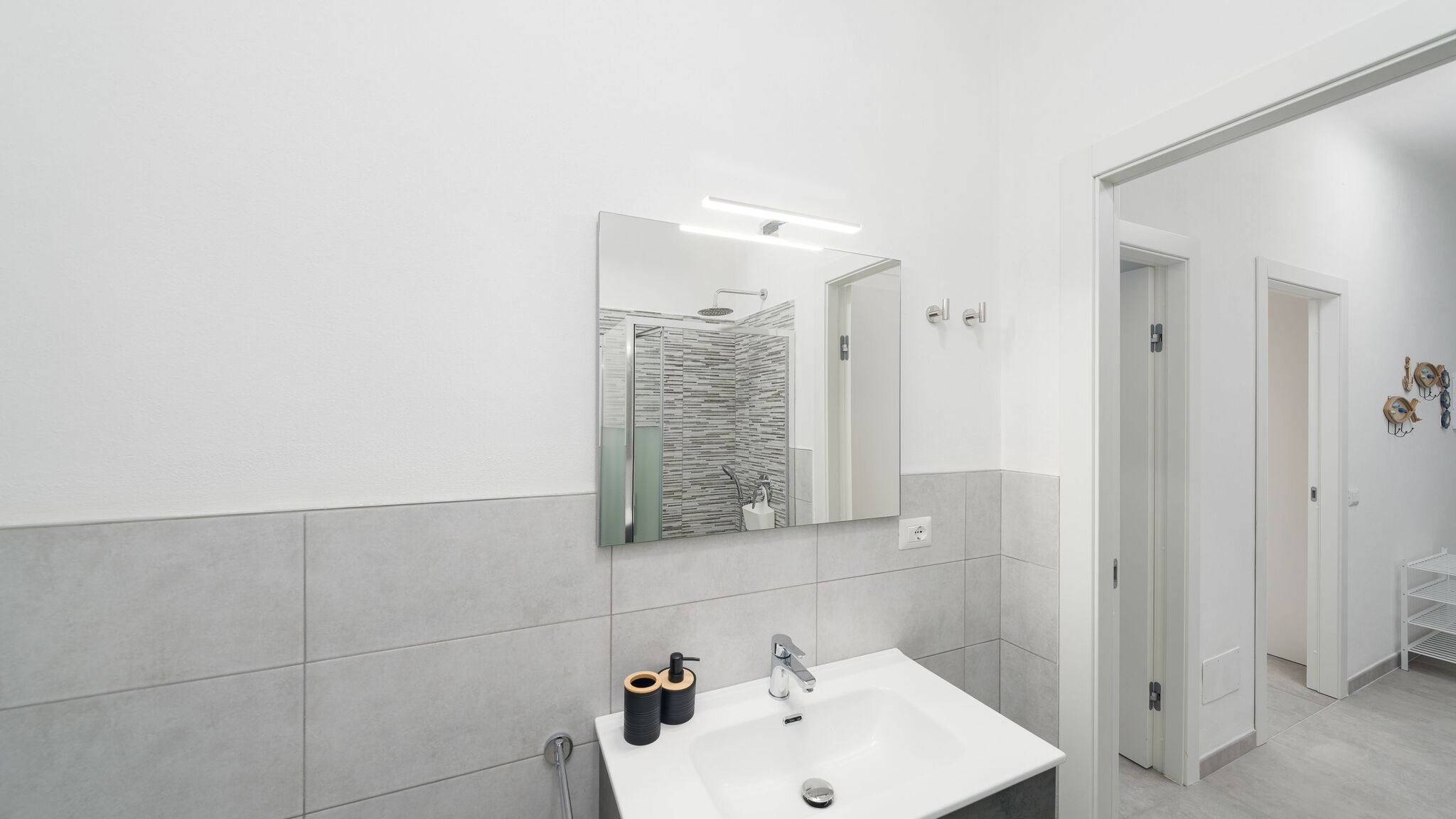 Italianway Monterosso al Mare Charlie 89 Modern Apt with A/C in the center