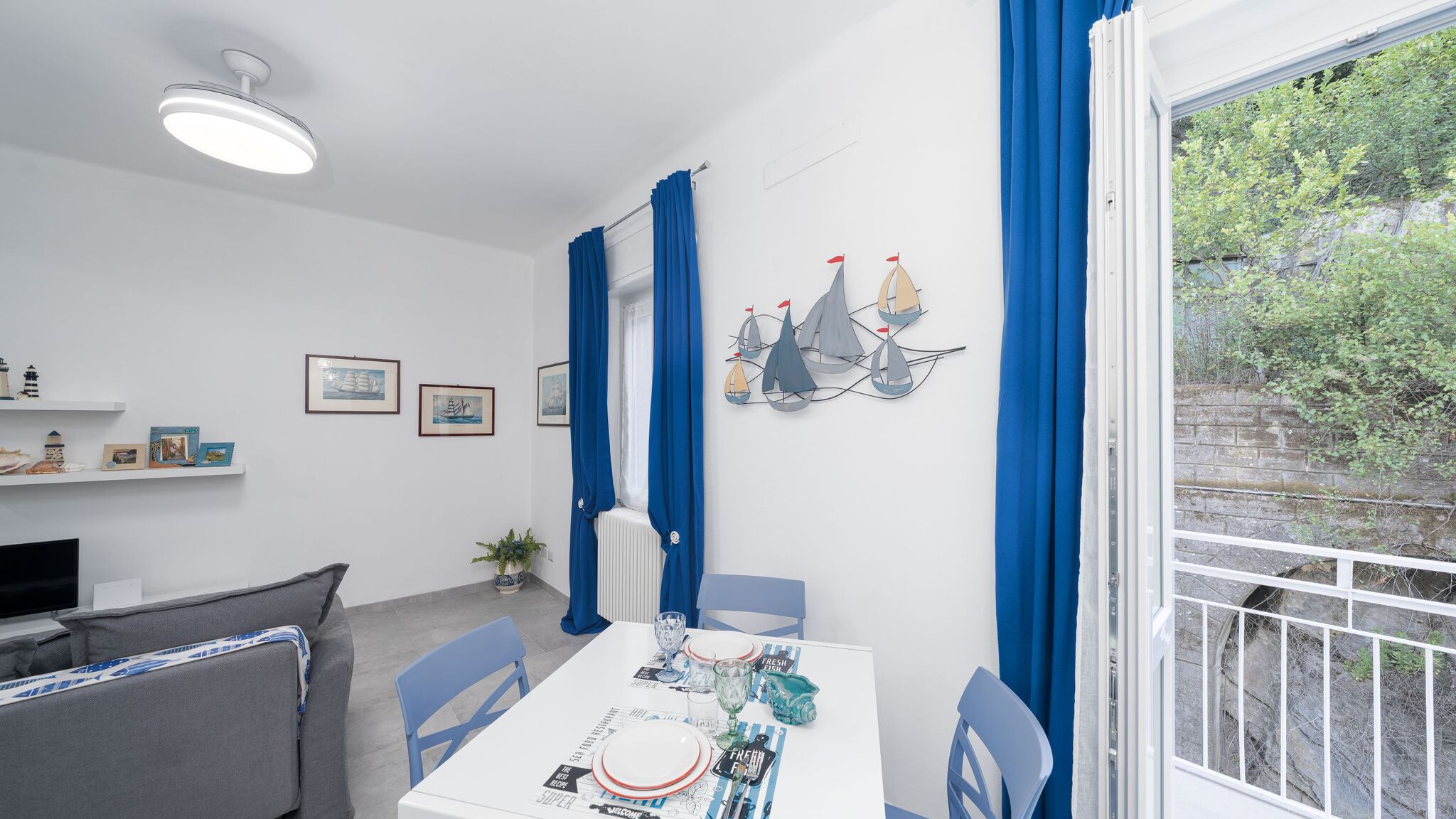 Italianway Monterosso al Mare Charlie 89 Modern Apt with A/C in the center