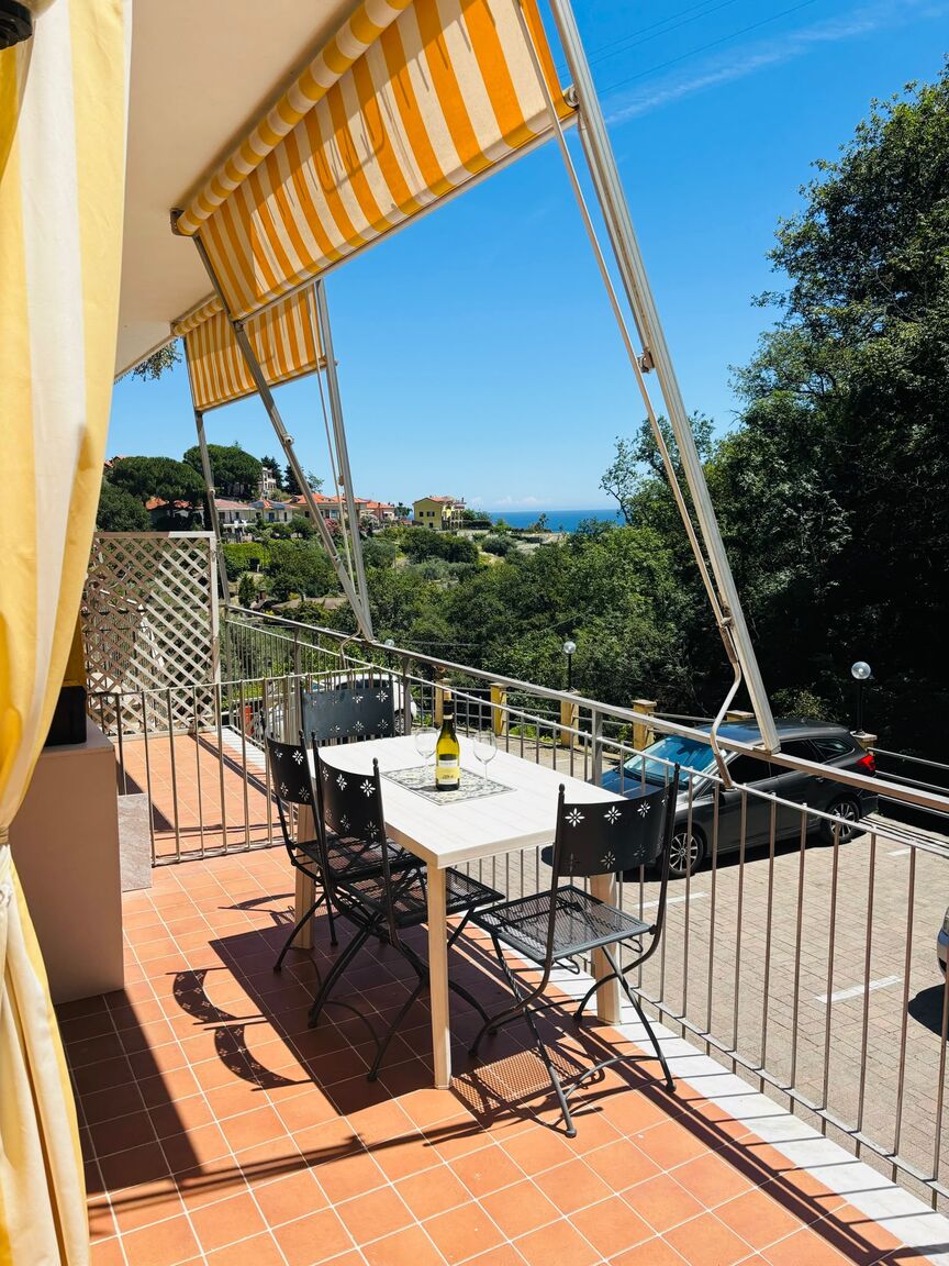 Italianway Alassio Relax ad Alassio | Terrazza e Posto Auto