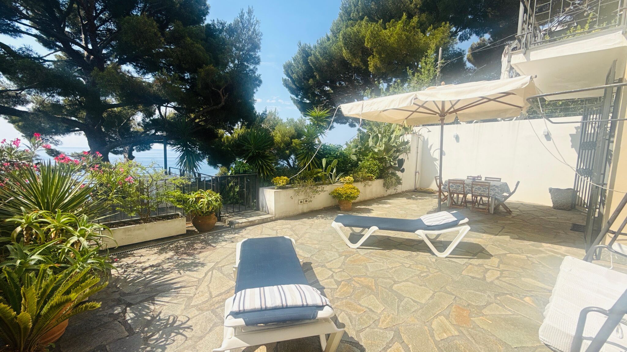 Italianway Andora Villa Fronte Mare Con Terrazza