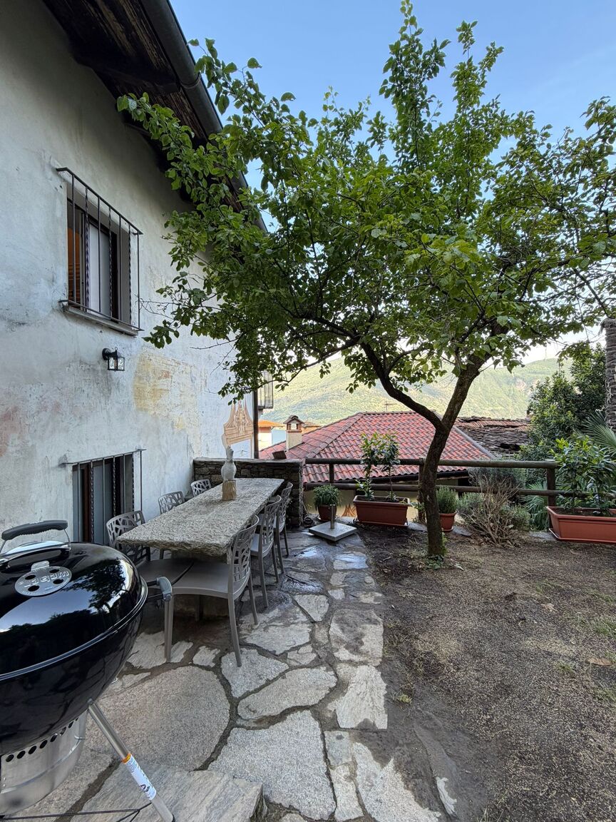 Lago Maggiore - Rentals & Estate Cannobio Antica Villa Branca by Lago Maggiore Rentals 
