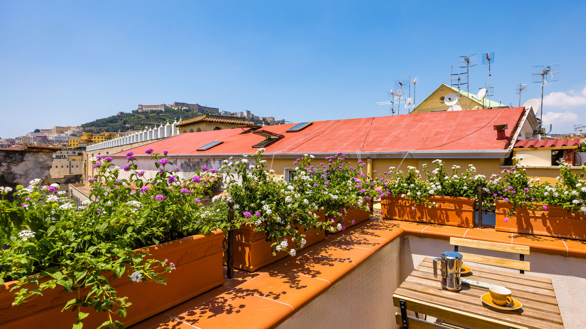 Italianway Napoli Pazzariello Roof by NapoliApartments