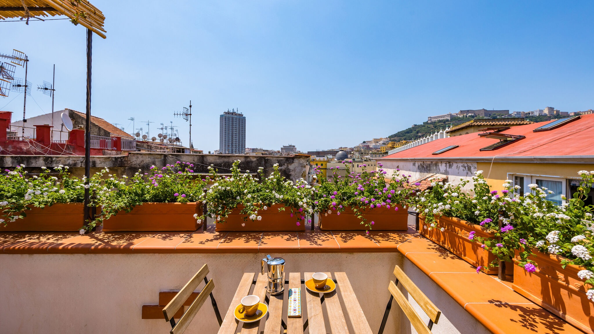 Italianway Napoli Pazzariello Roof by NapoliApartments
