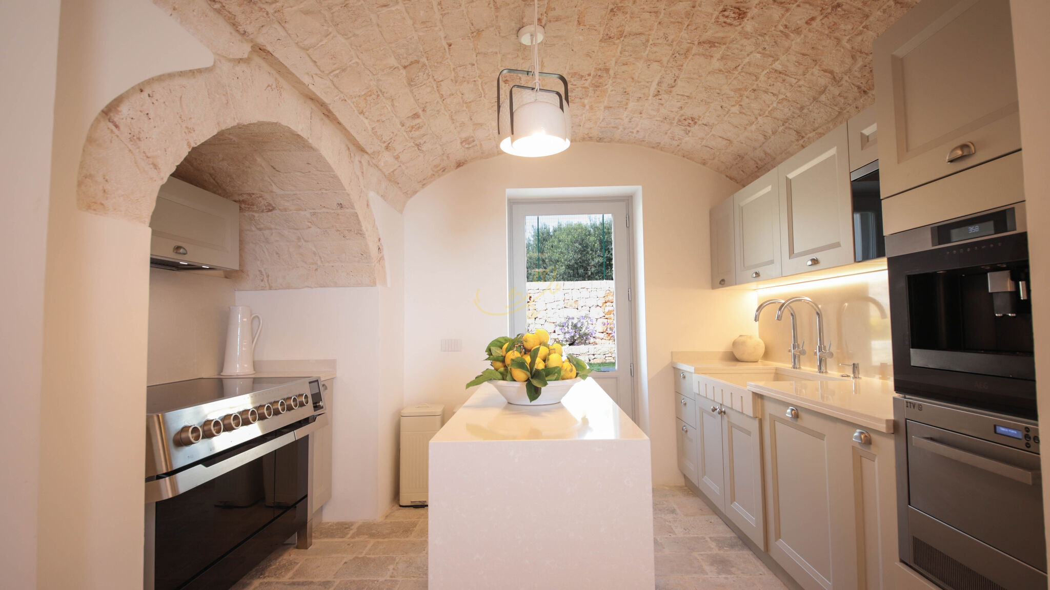 Trulli e Dimore Property Management Monopoli TD Tenuta Donna Madia Sea View Pool Over Vineyard