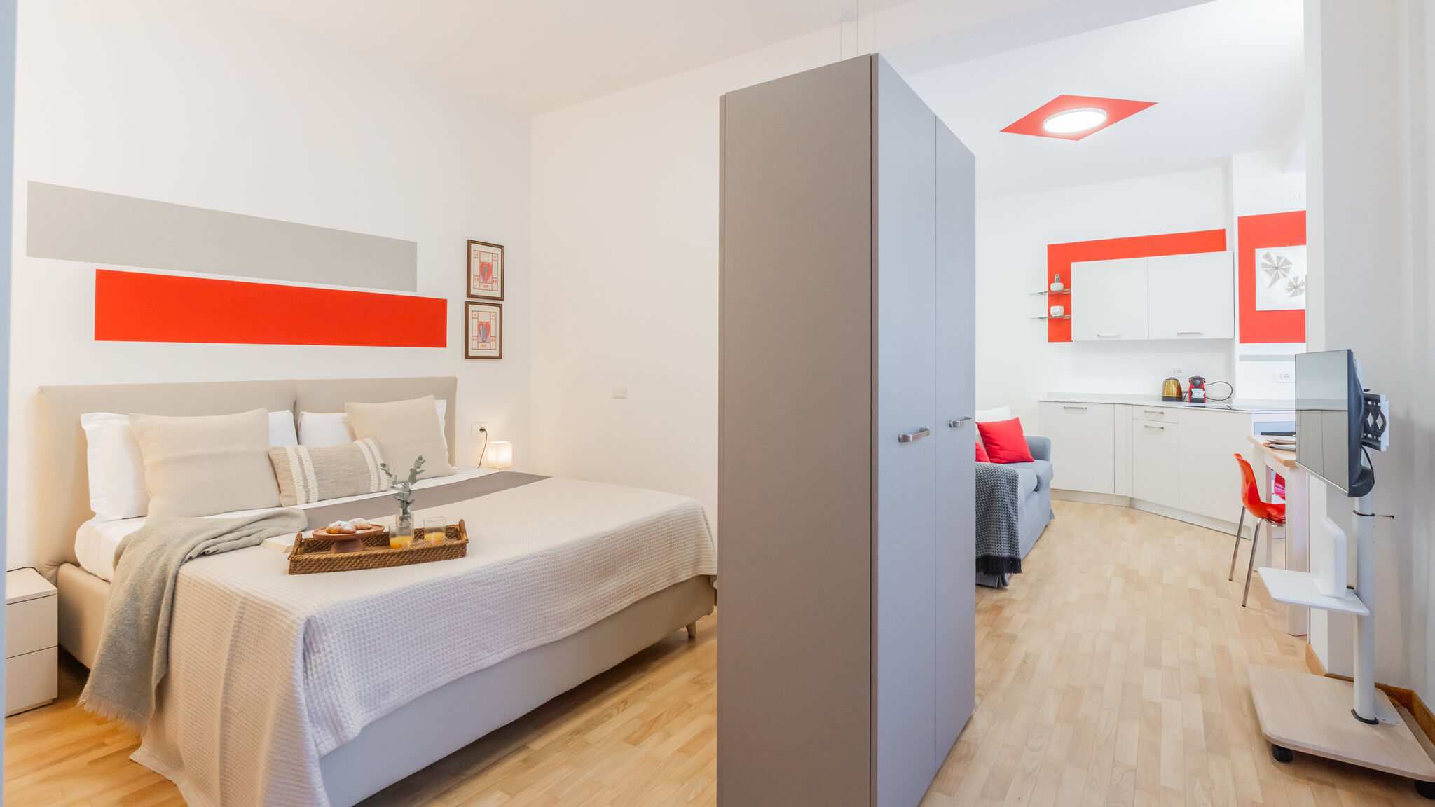 Italianway Como Nineteen by Rent All Como