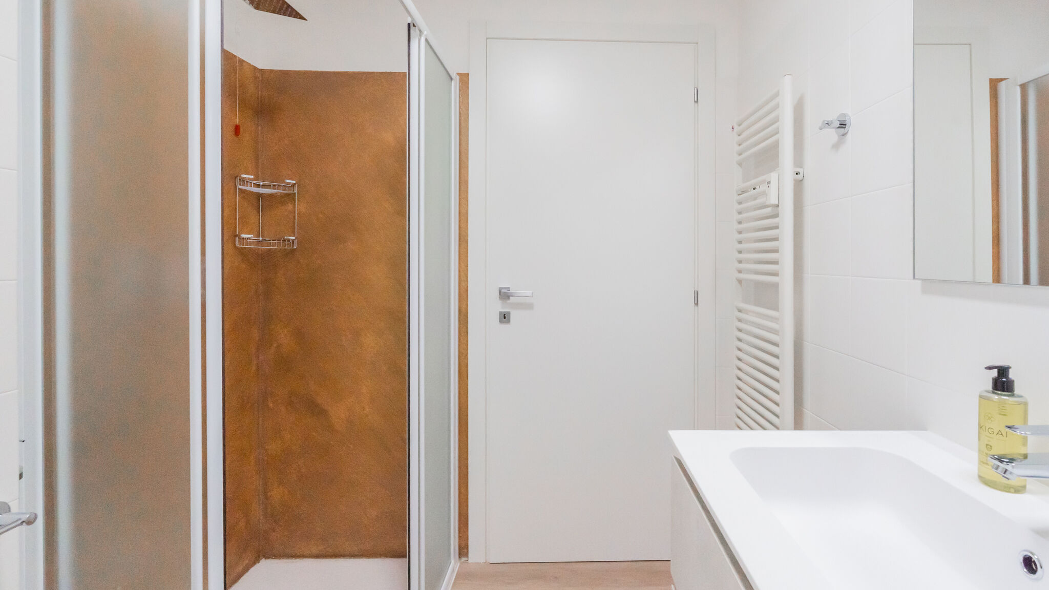 Italianway Como Nineteen by Rent All Como