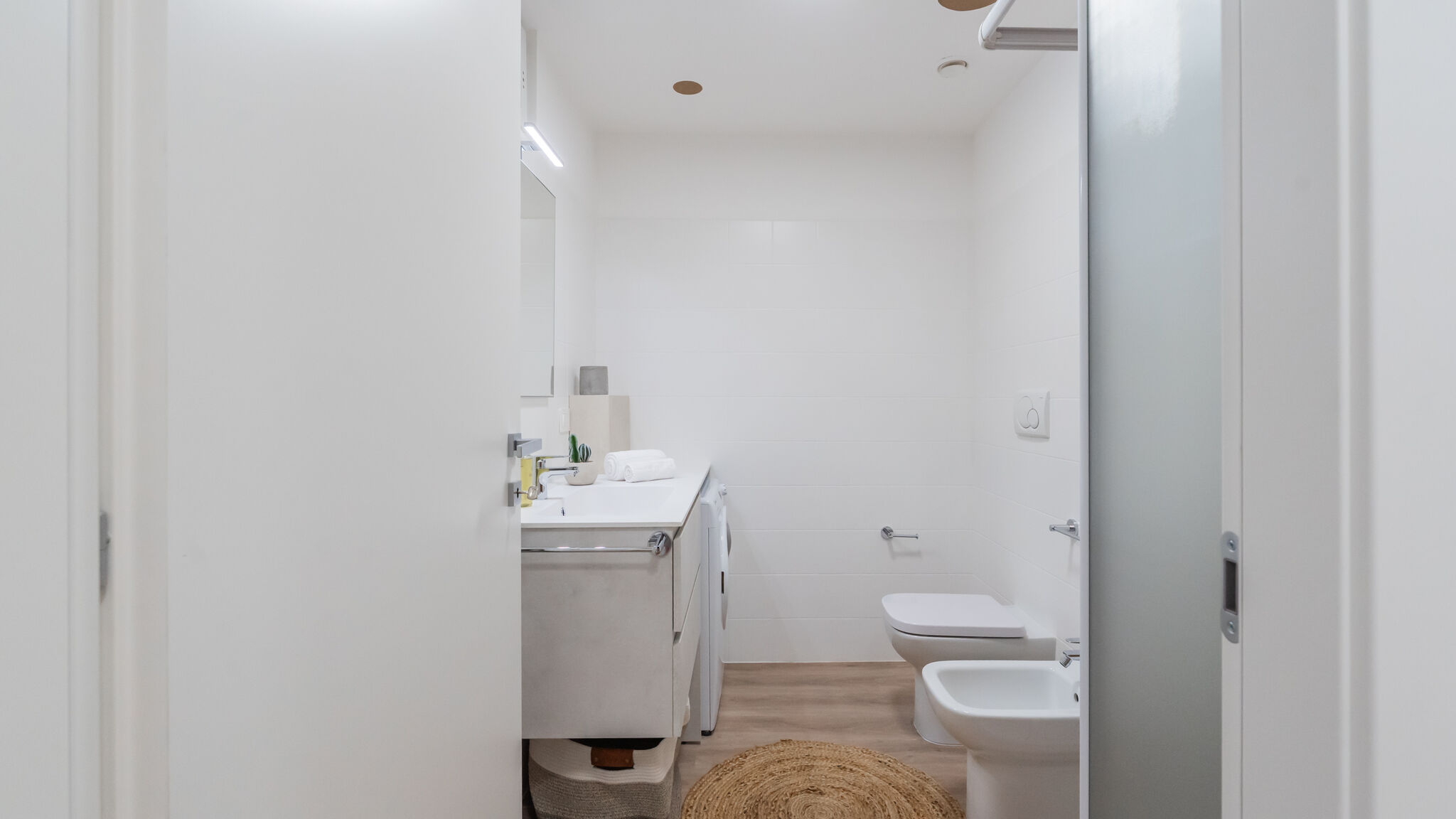 Italianway Como Nineteen by Rent All Como