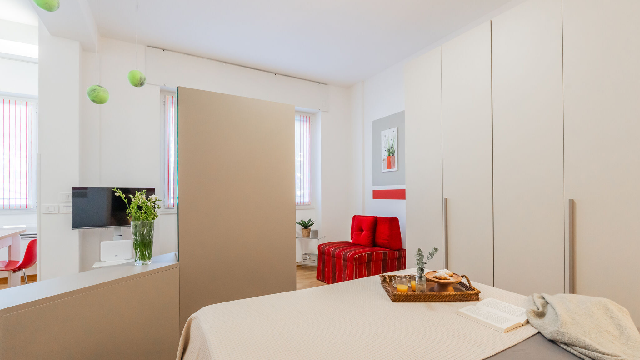 Italianway Como Nineteen by Rent All Como
