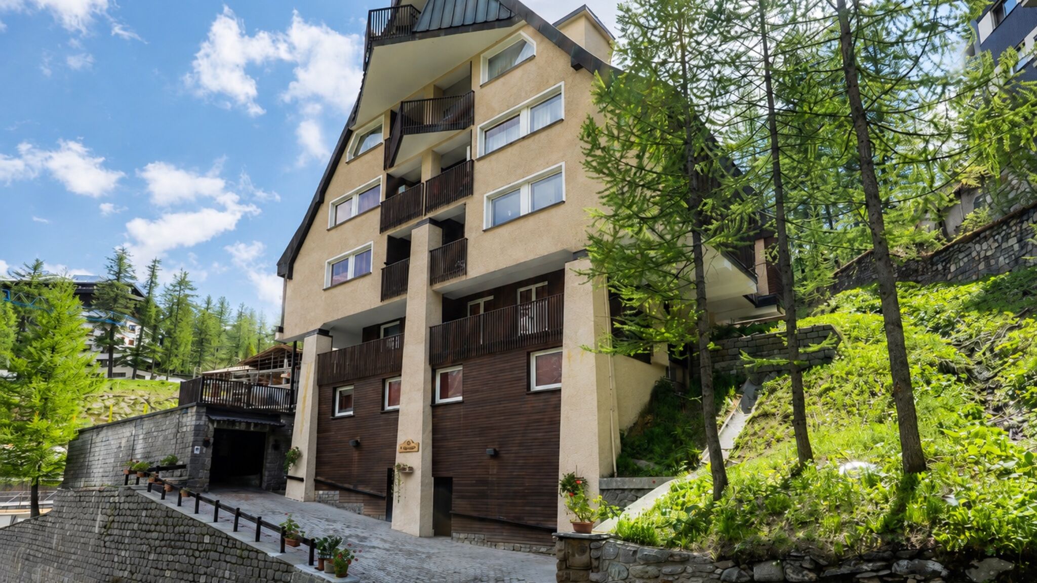 Italianway Valtournenche The Ridge | Family Apartment with Matterhorn View