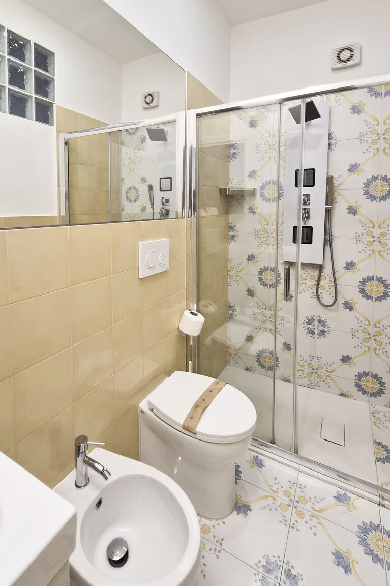 Napoliapartments.it (per Apt commercializzati) Napoli Palazzo Loffredo by NapoliApartments