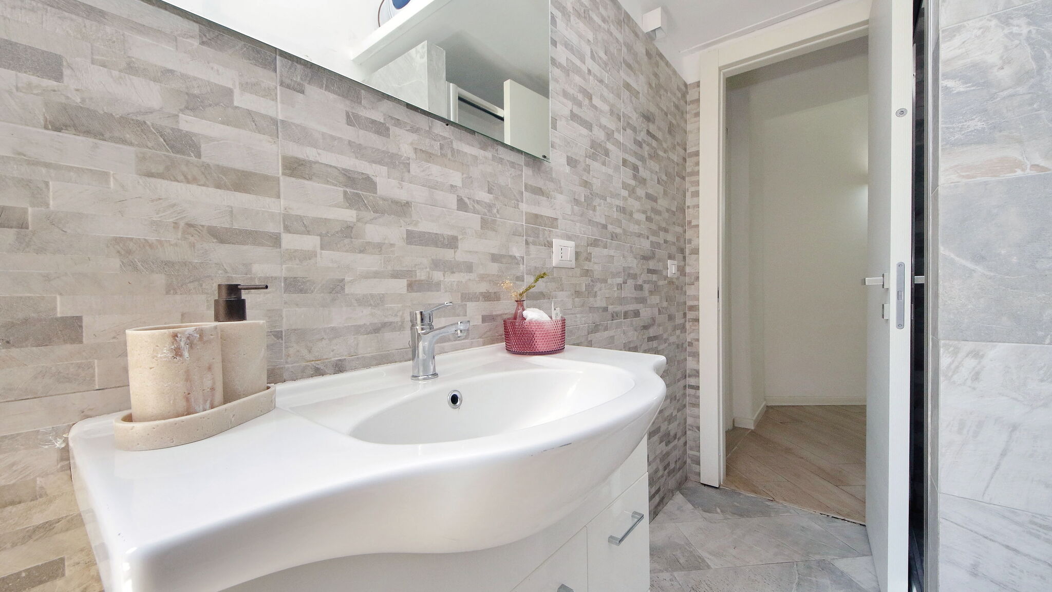 Italianway Roma Amiterno Elegance - by Domus & Dimore