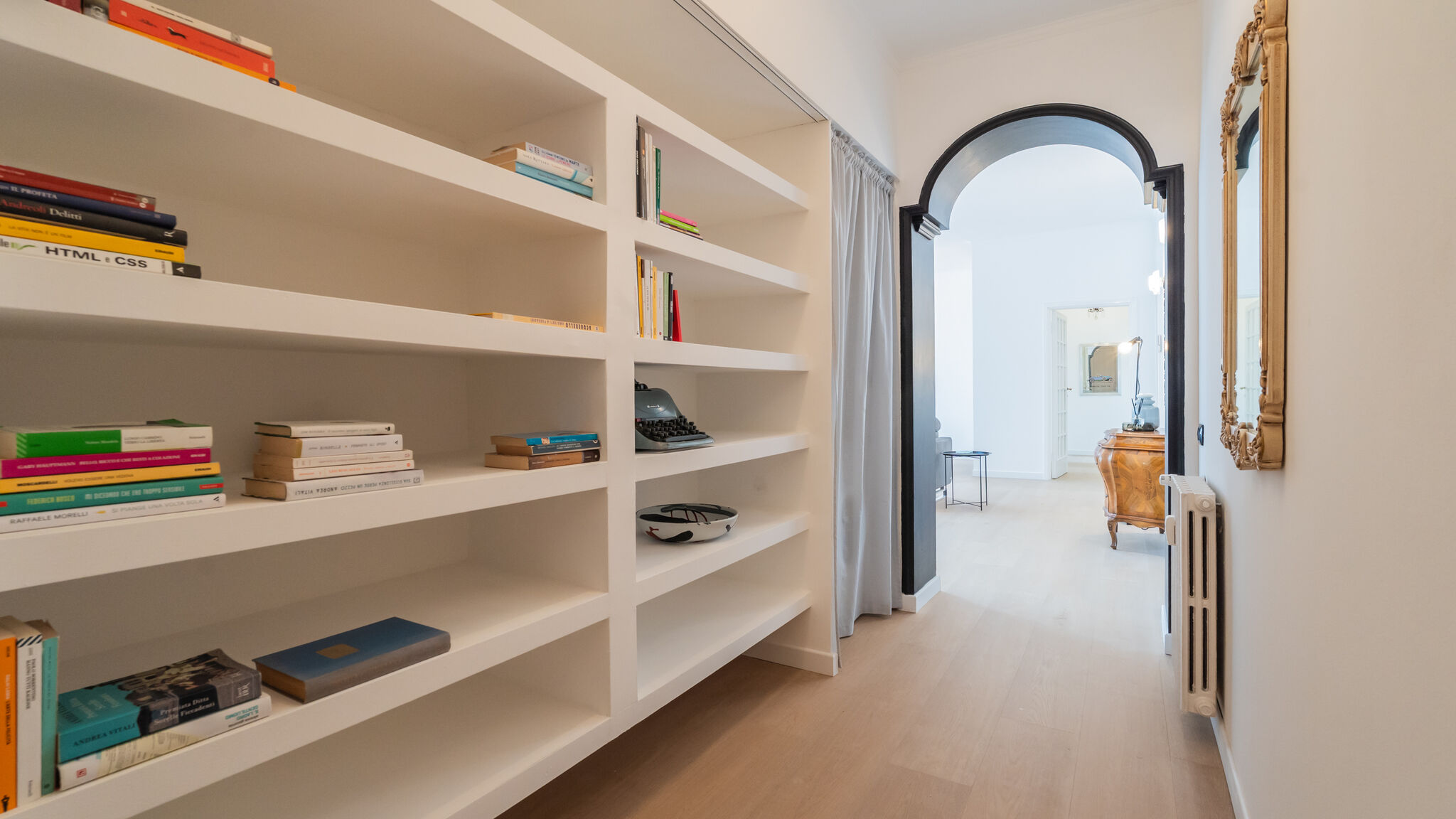 Italianway Como Duomo View & Balconies by Rent All Como