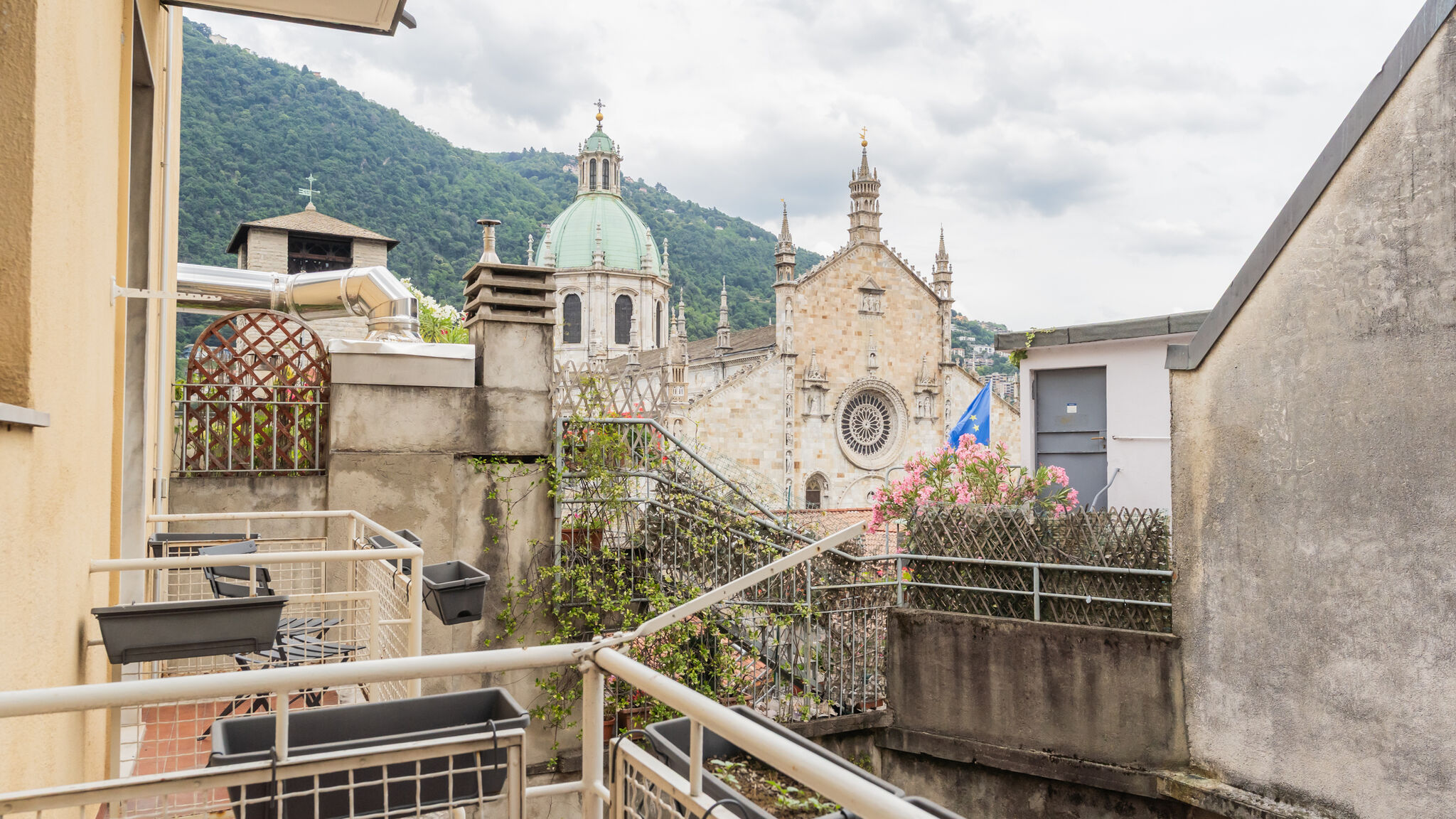 Italianway Como Duomo View & Balconies by Rent All Como