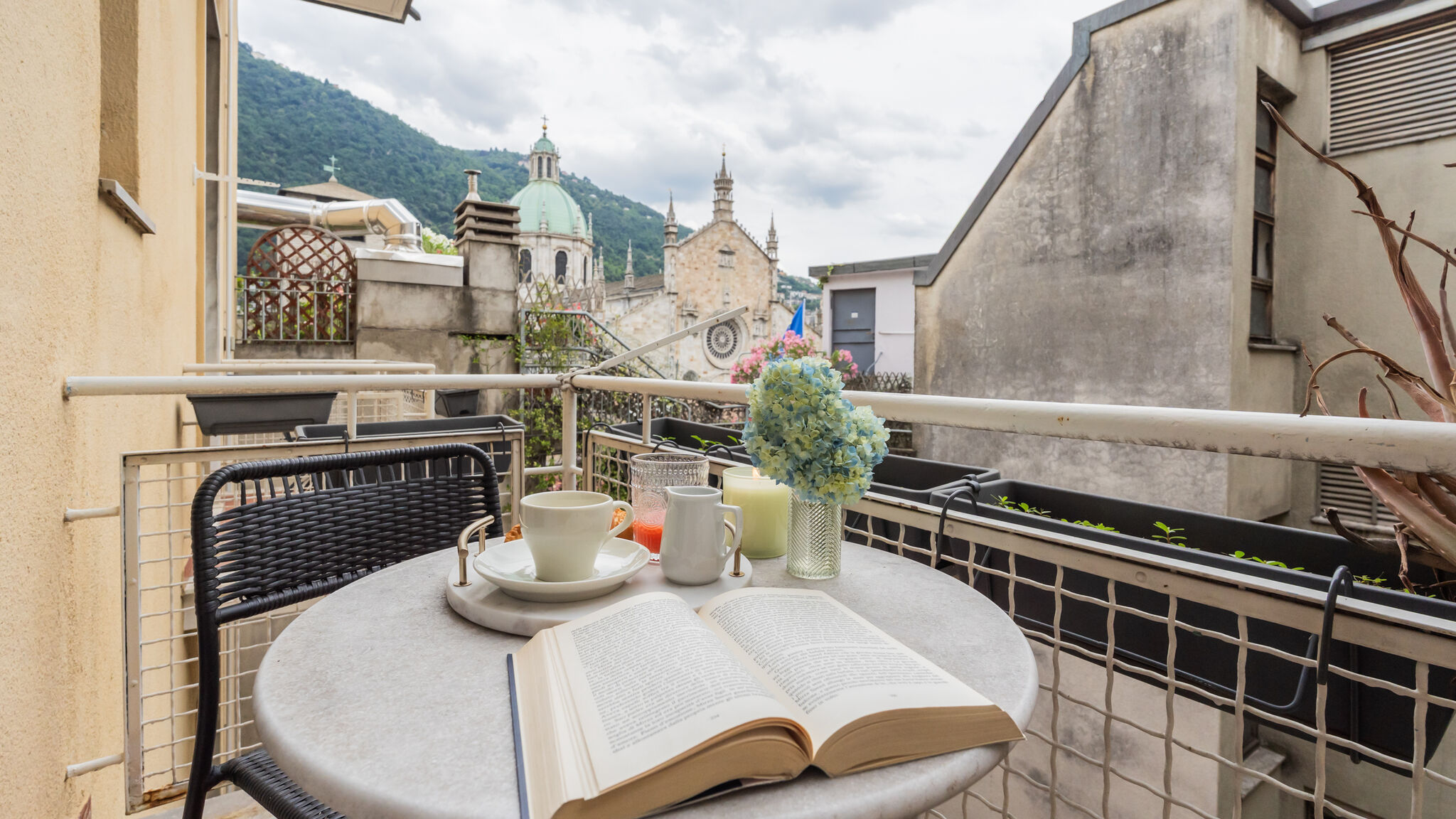 Italianway Como Duomo View & Balconies by Rent All Como