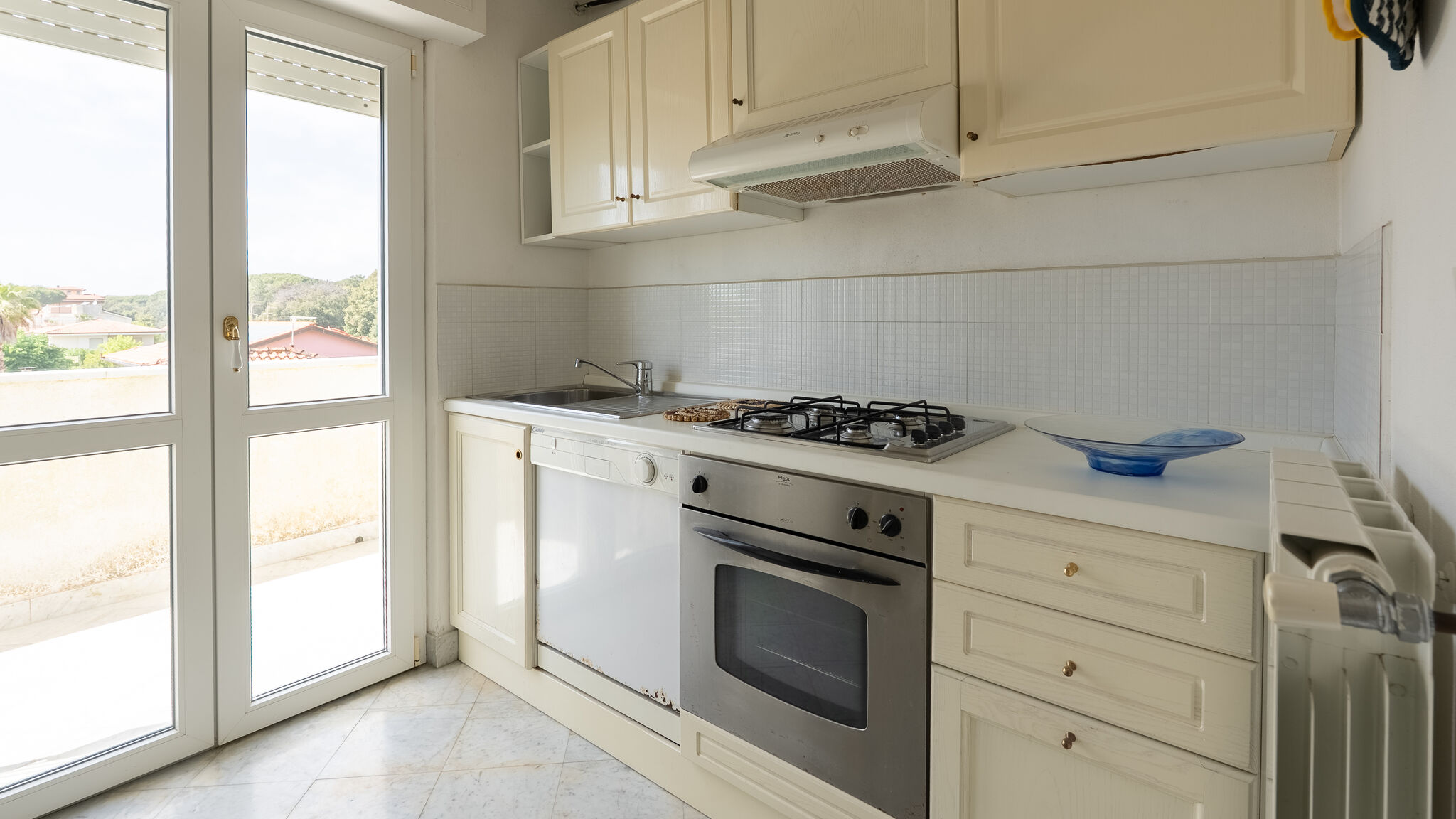 Italianway Pietrasanta Bilocale a picco sul mare - Vivere Housing