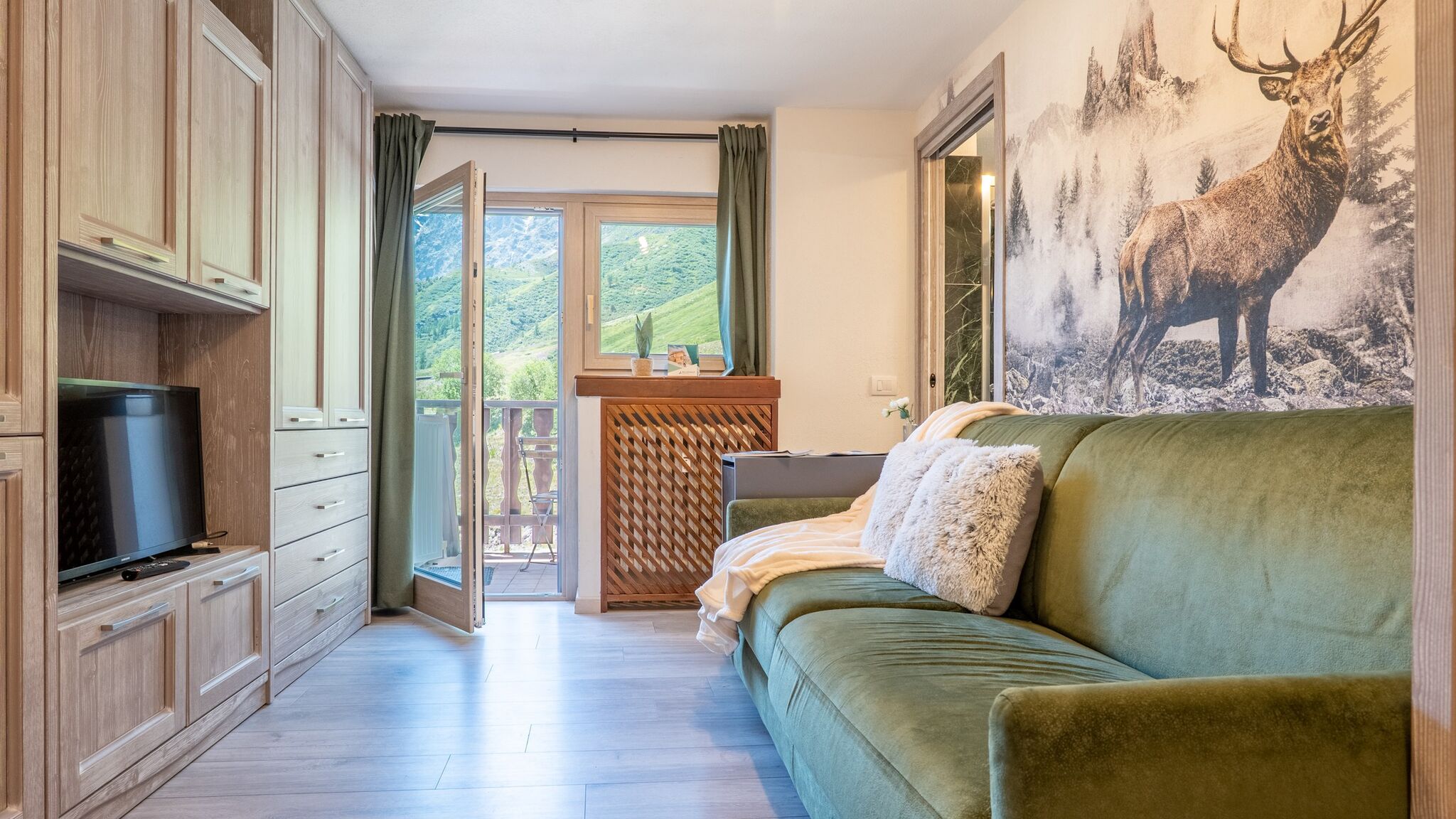 Italianway Valtournenche Cretaz Nest - Central Studio near Ski Lifts