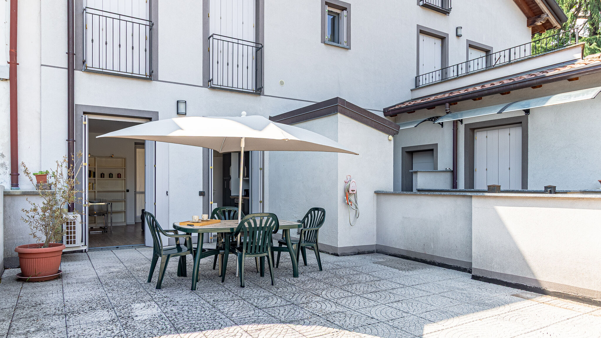 Italianway Biassono La Casa del Parco by Houset