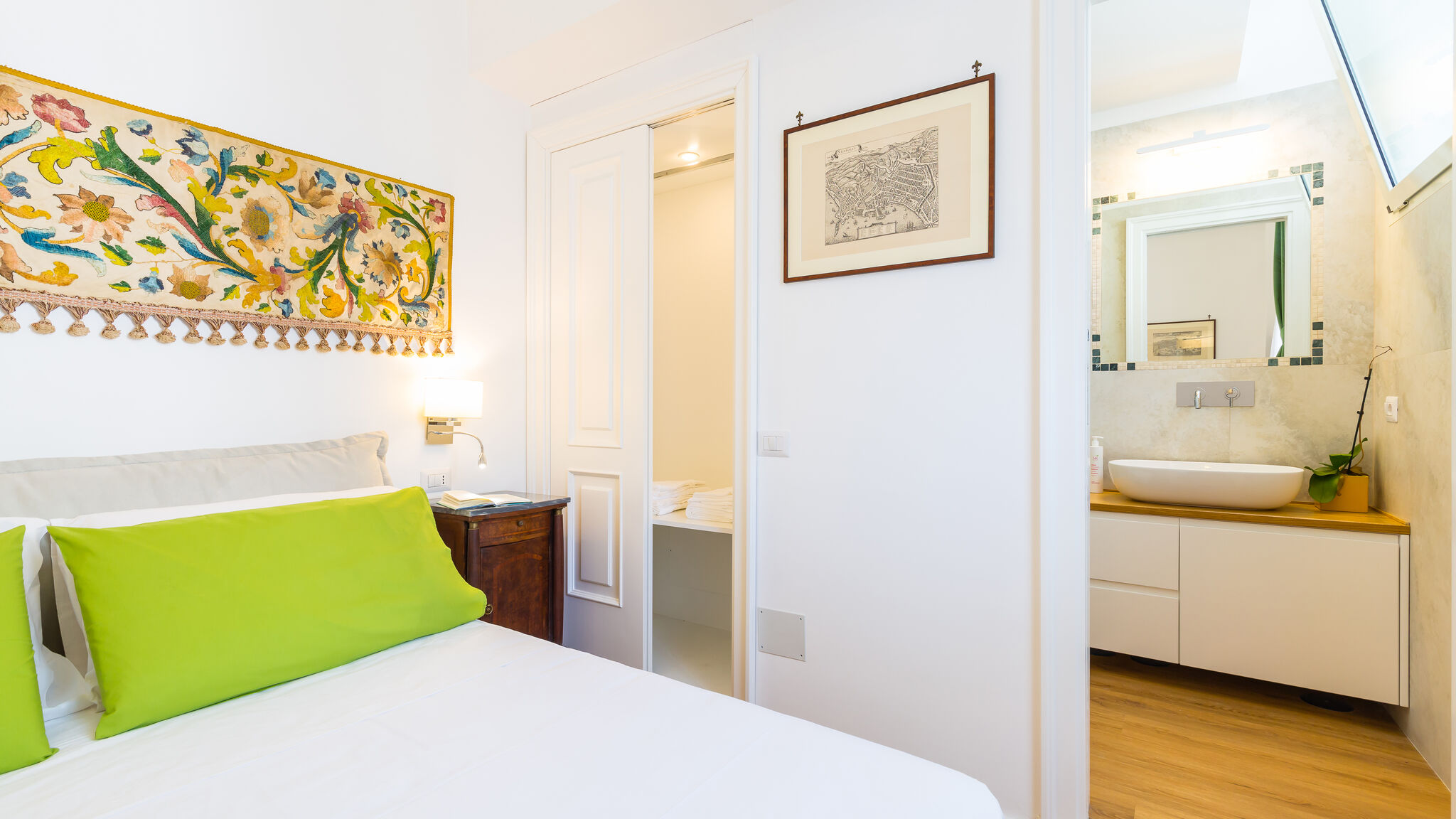 Italianway Napoli De Sangro Suite by NapoliApartments