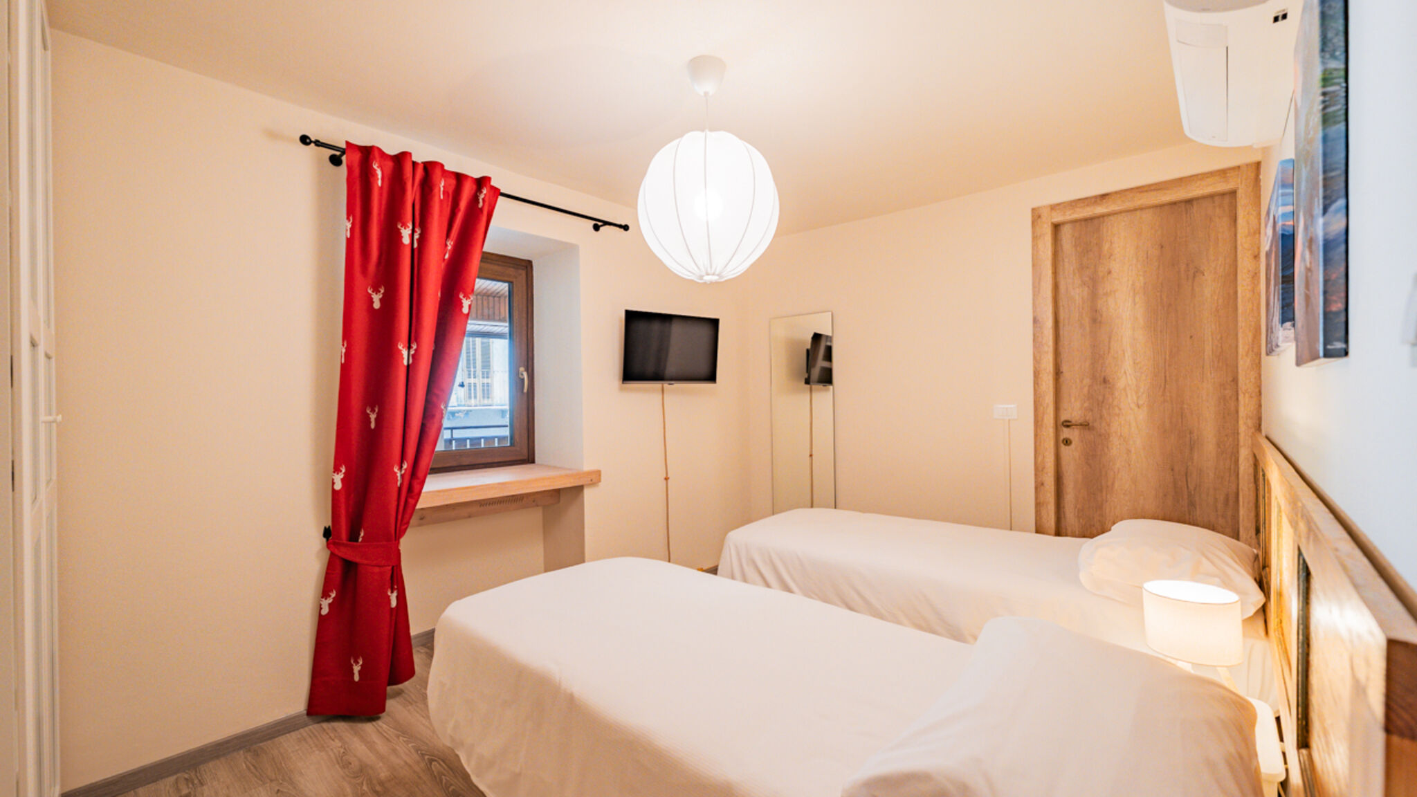 Italianway Vinadio Meublè La Ciastella [Two single beds]