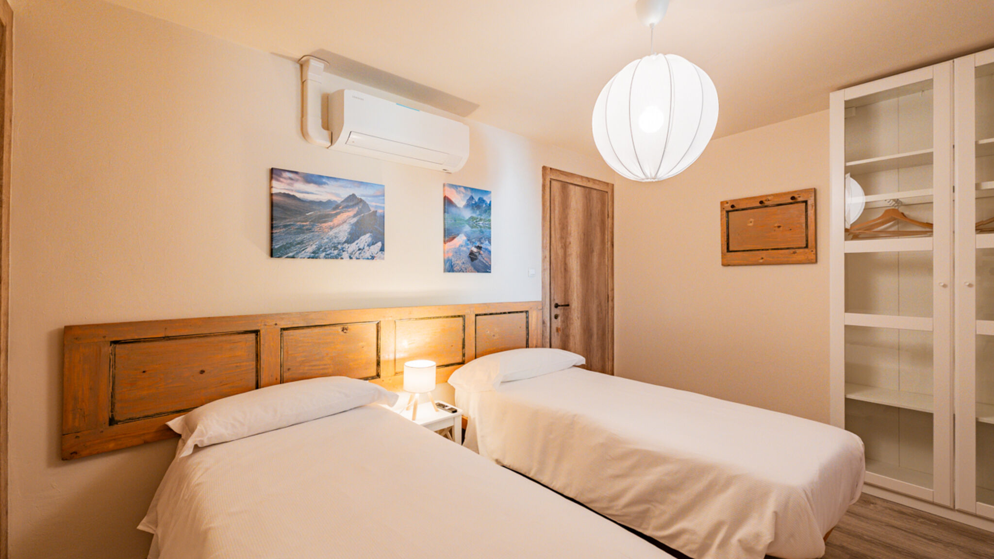 Italianway Vinadio Meublè La Ciastella [Two single beds]