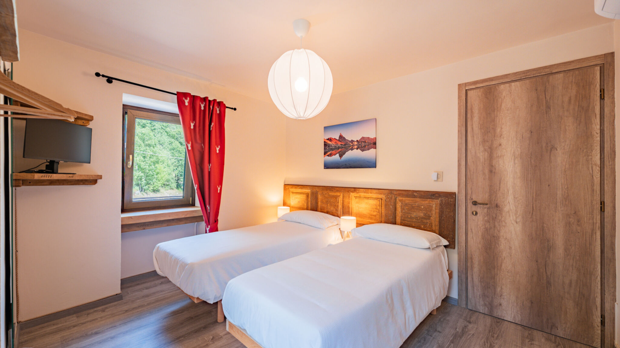 Italianway Vinadio Meublé la Ciastella [two twin beds]
