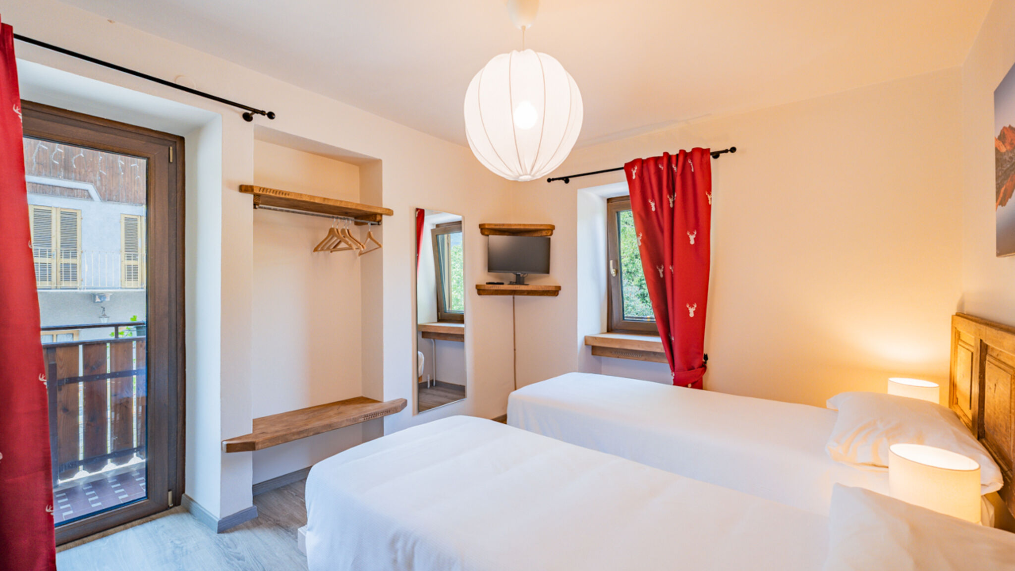 Italianway Vinadio Meublé la Ciastella [two twin beds]