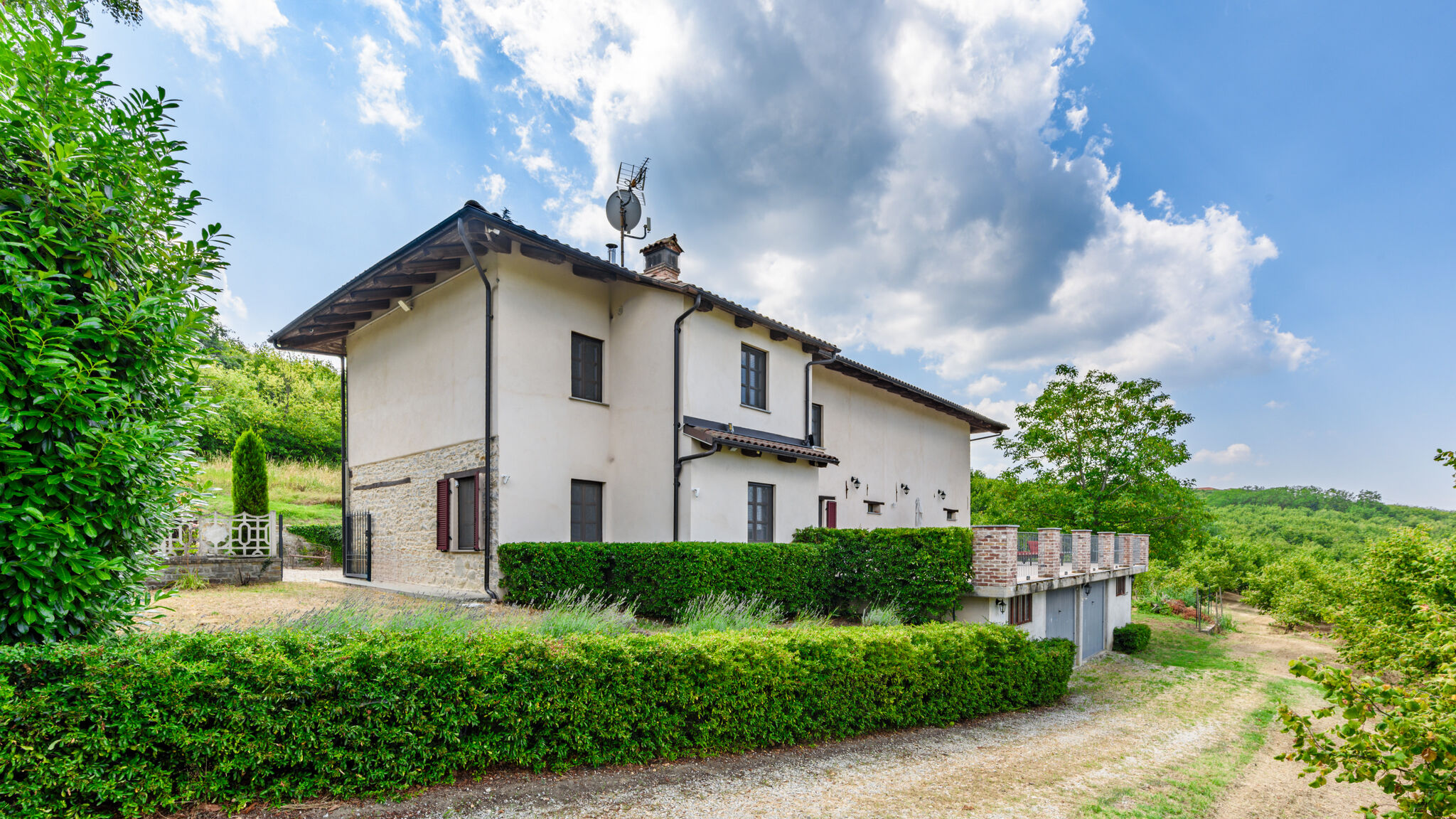 Italianway Cravanzana Panoramic Slow Living tra le colline piemontesi