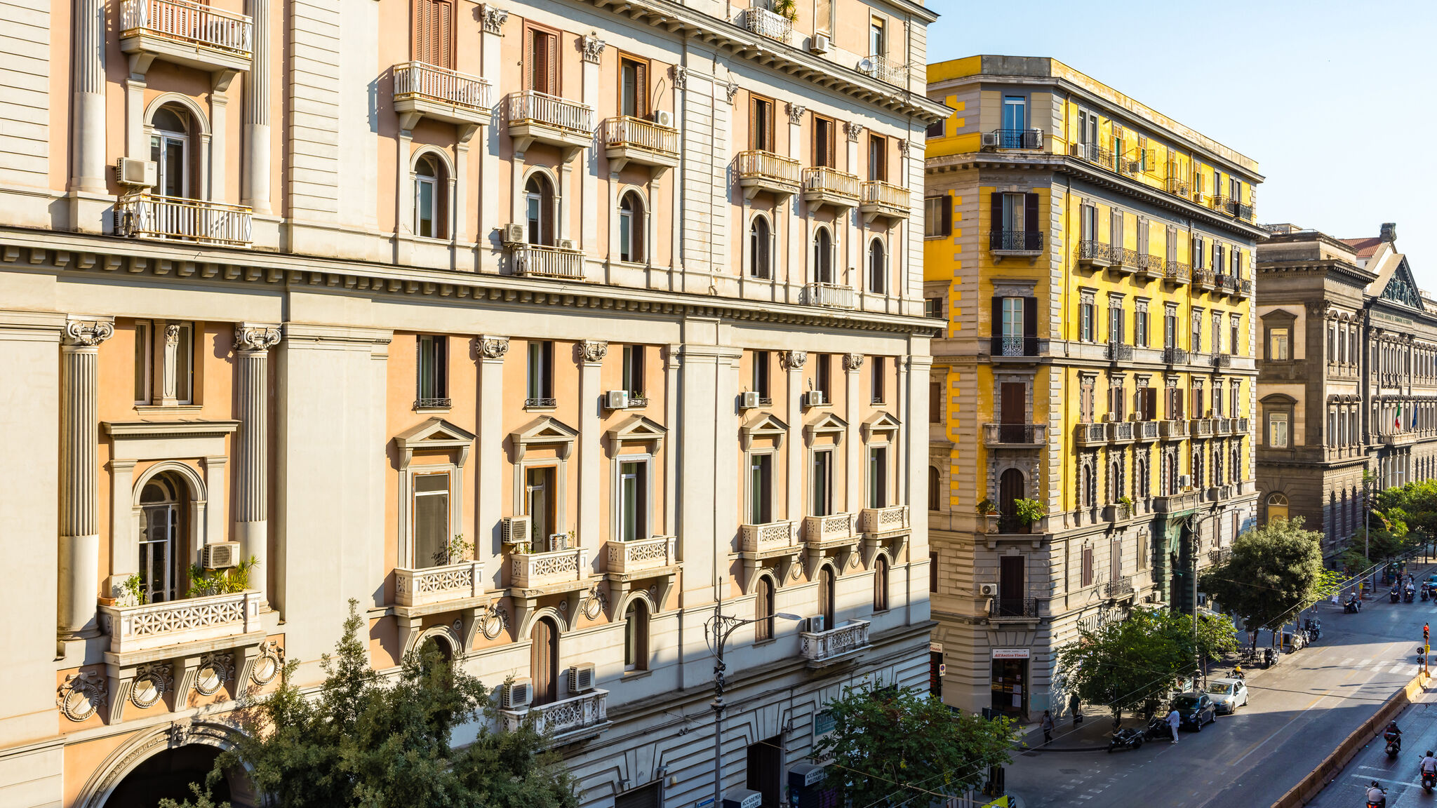 Napoliapartments.it (per Apt commercializzati) Napoli Agorà Borsa - Plebiscito