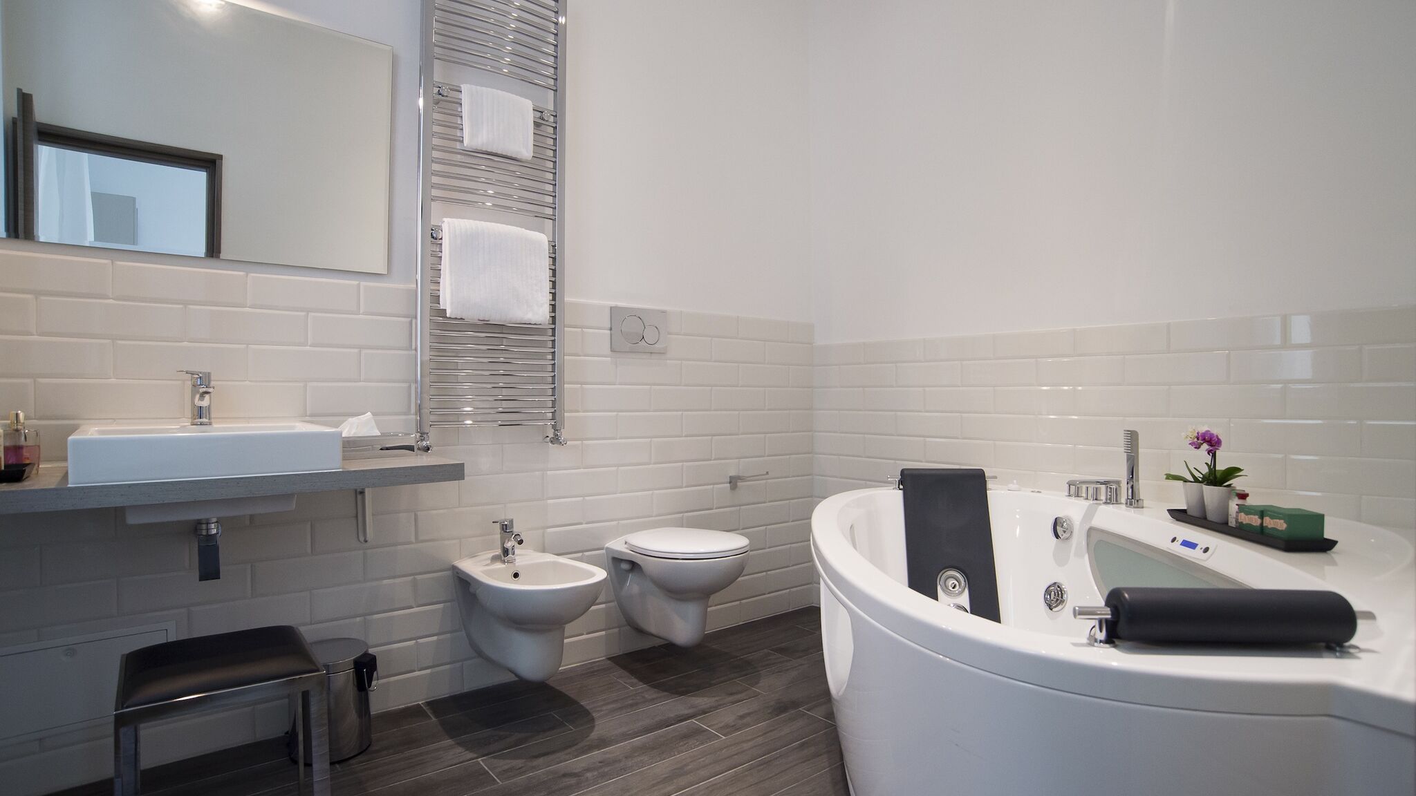 Italianway Roma Relais Colonna 27 Room A Vasca Idromassaggio