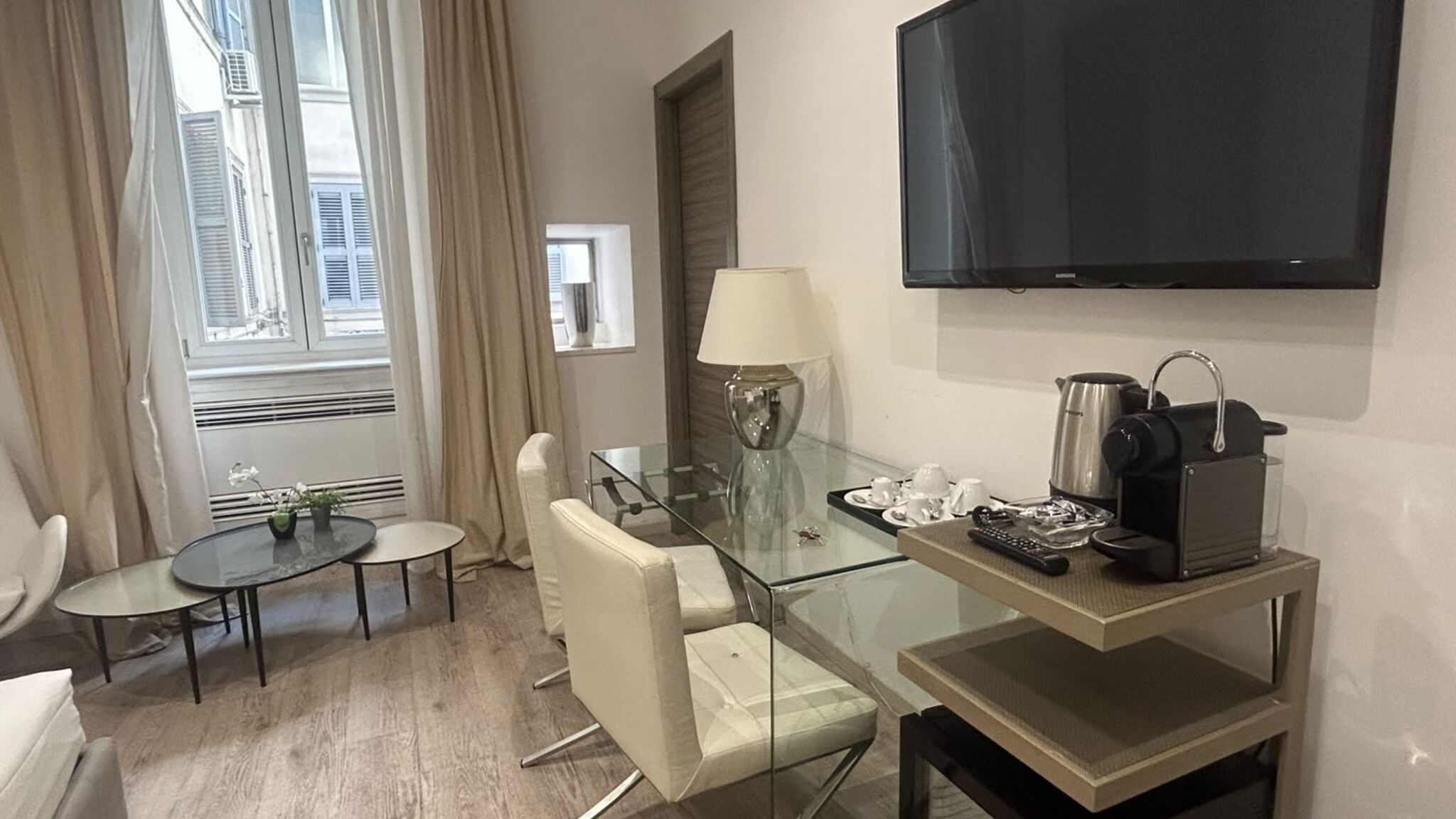 Italianway Roma Relais Colonna 27 Room A Vasca Idromassaggio