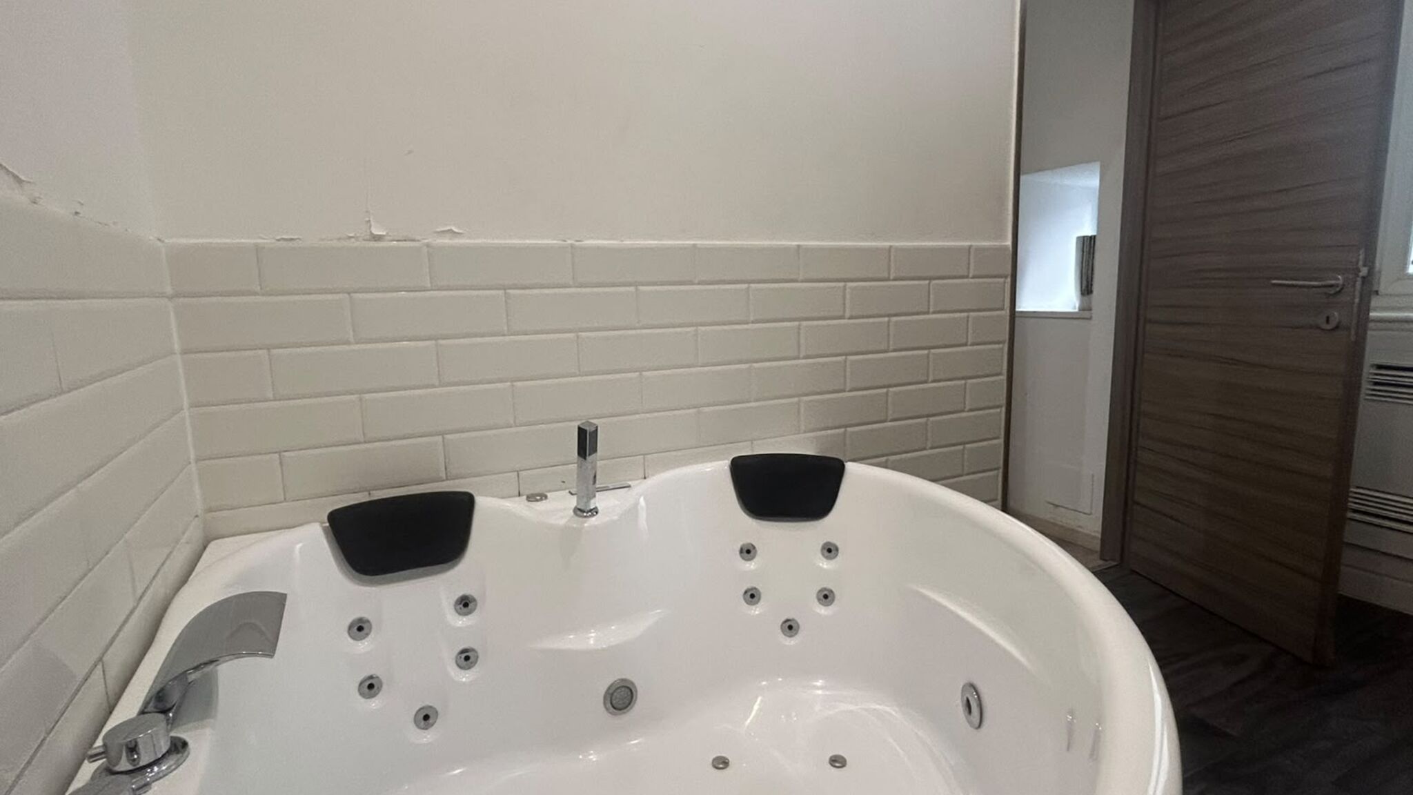 Italianway Roma Relais Colonna 27 Room A Vasca Idromassaggio