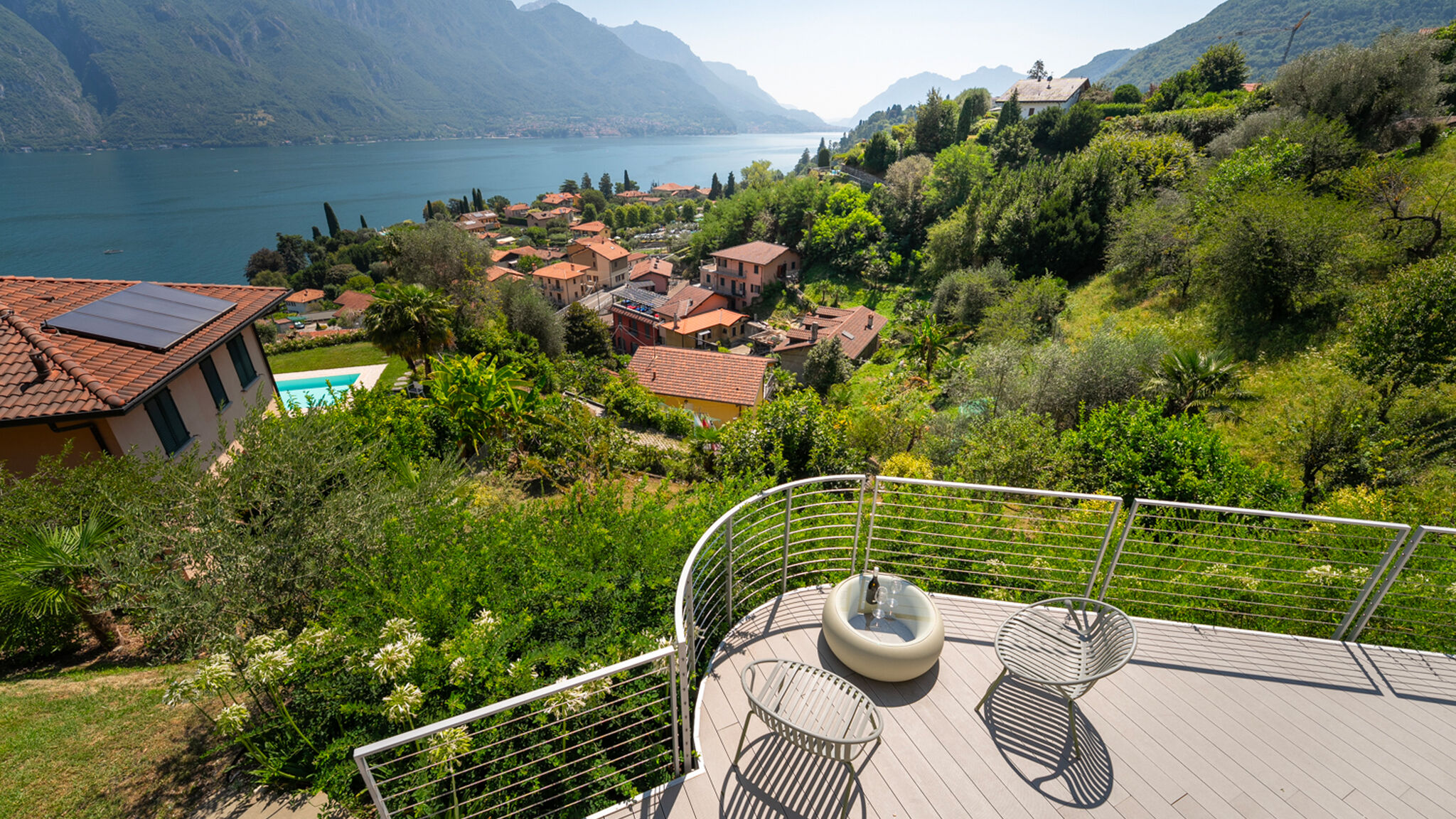 Teal Velvet Homes srl Bellagio Zinnia Lakeview Apartment