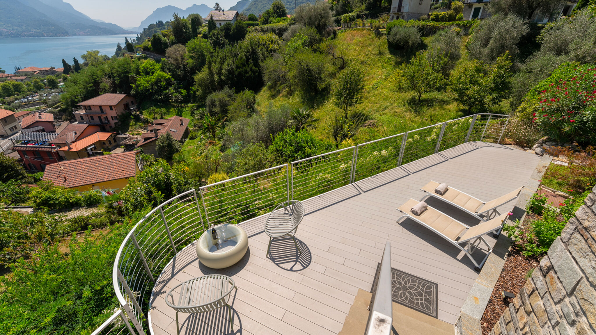 Teal Velvet Homes srl Bellagio Zinnia Lakeview Apartment