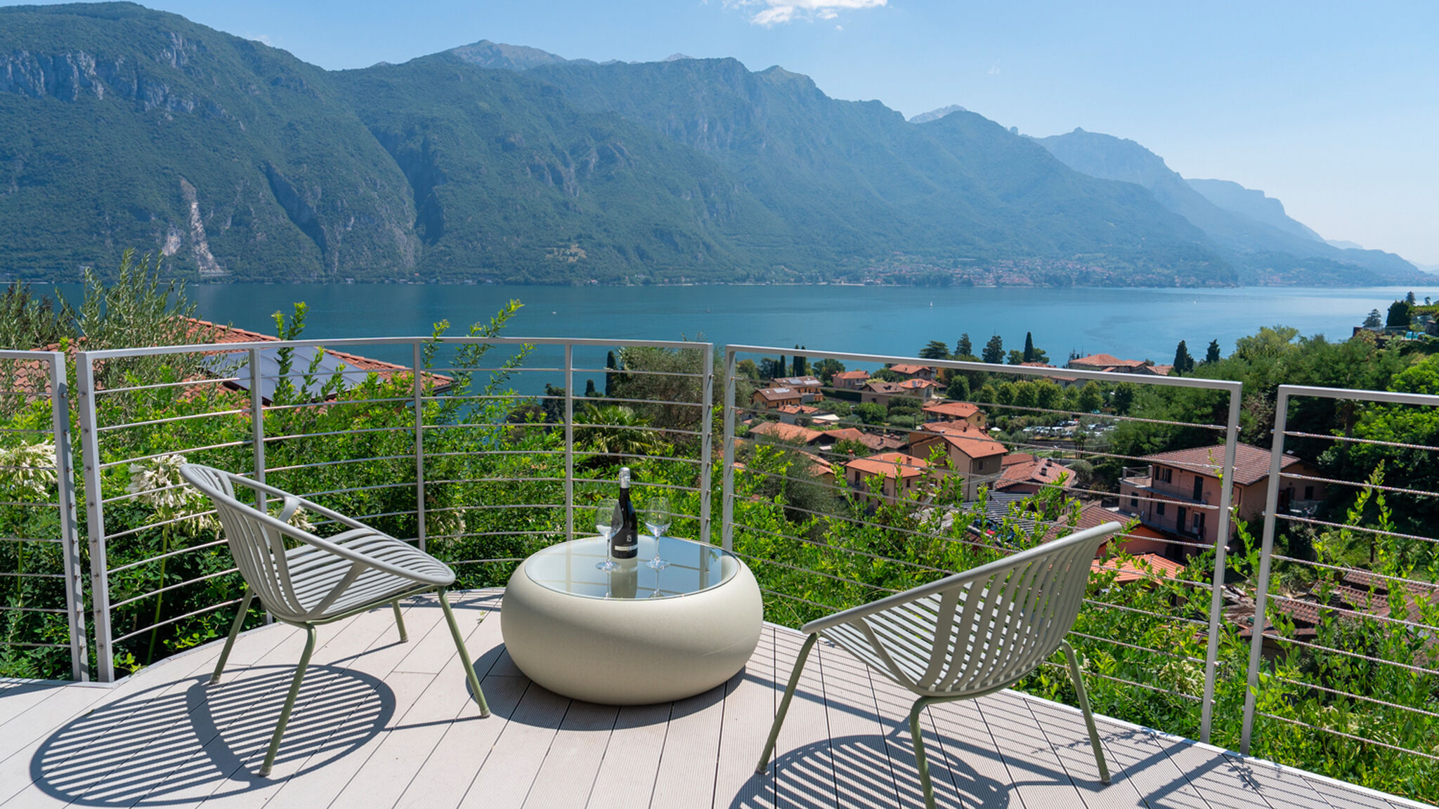 Teal Velvet Homes srl Bellagio Zinnia Lakeview Apartment