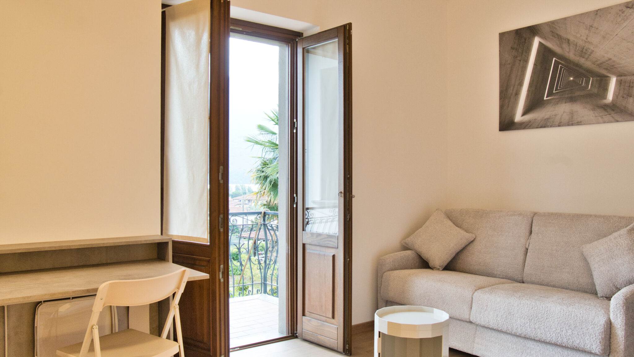 Italianway Domaso Studio Leon Lakeview