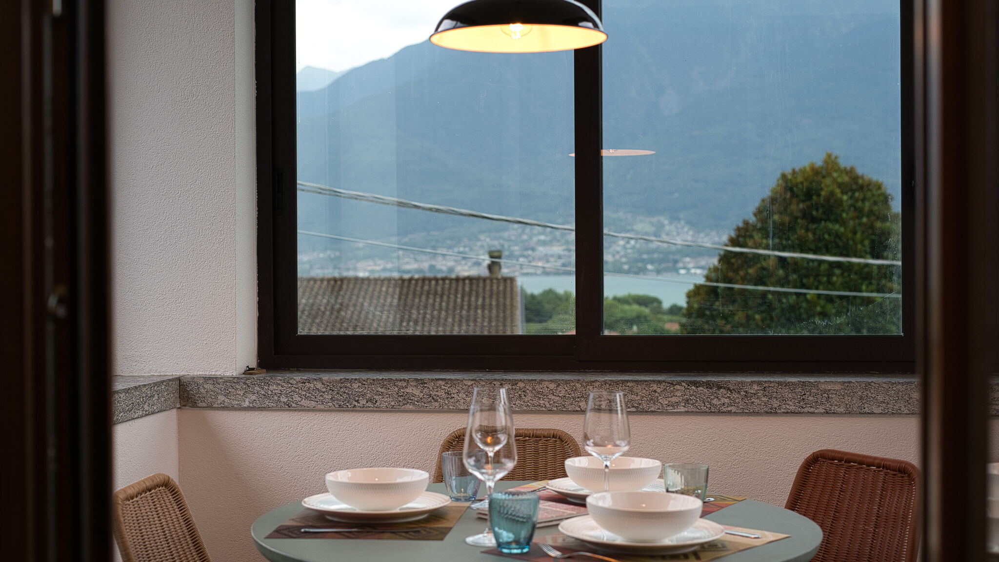 Italianway Domaso Studio Leon Lakeview