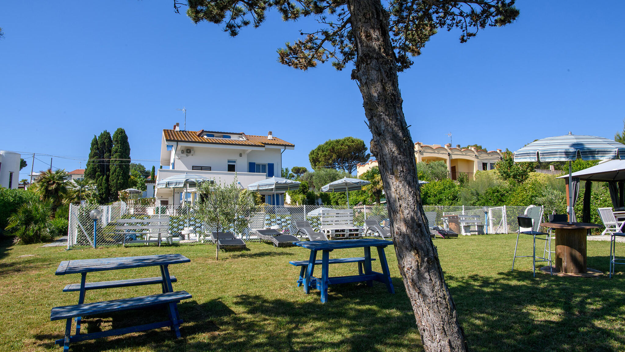 Italianway San Costanzo Villa Alma 8+2